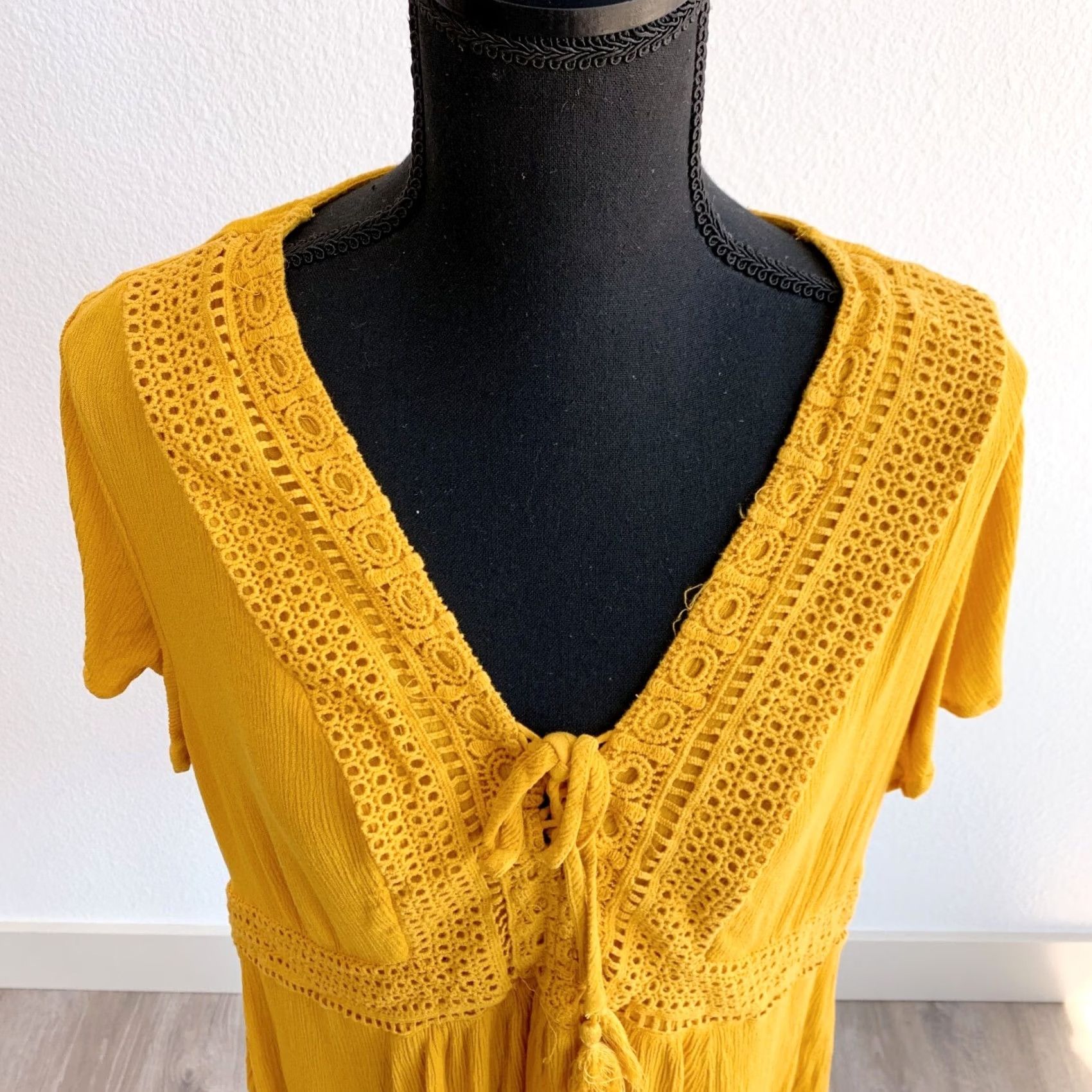 Torrid Torrid Boho V-Neck Mustard Yellow Gold Short Sleeve Blouse Size 1X Womens Shirt Blouse Knit Rayon 100% Buttonless Casual Sleeve Size XL / US 12-14 / IT 48-50 - 2 Thumbnail