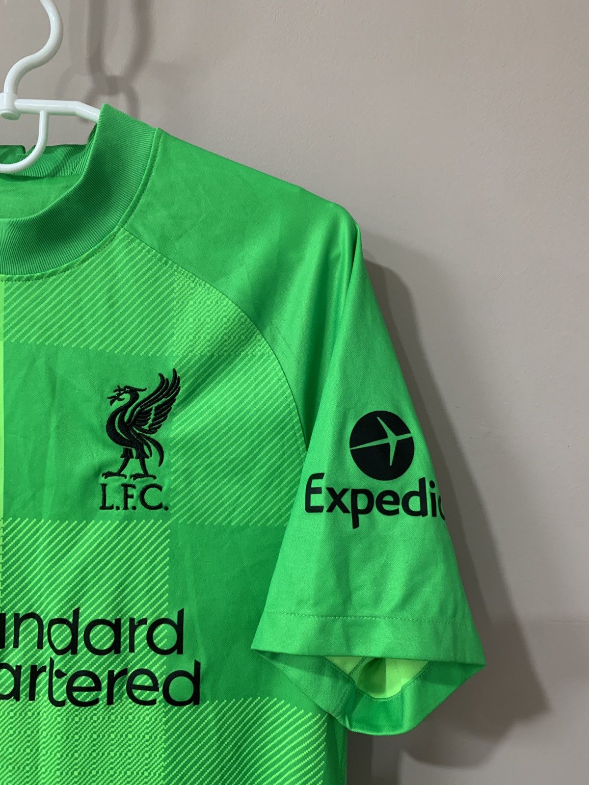 Nike Liverpool 21/22 Goalkeeper Football Shirt Nike Soccer Jersey Size US S / EU 44-46 / 1 - 3 Thumbnail