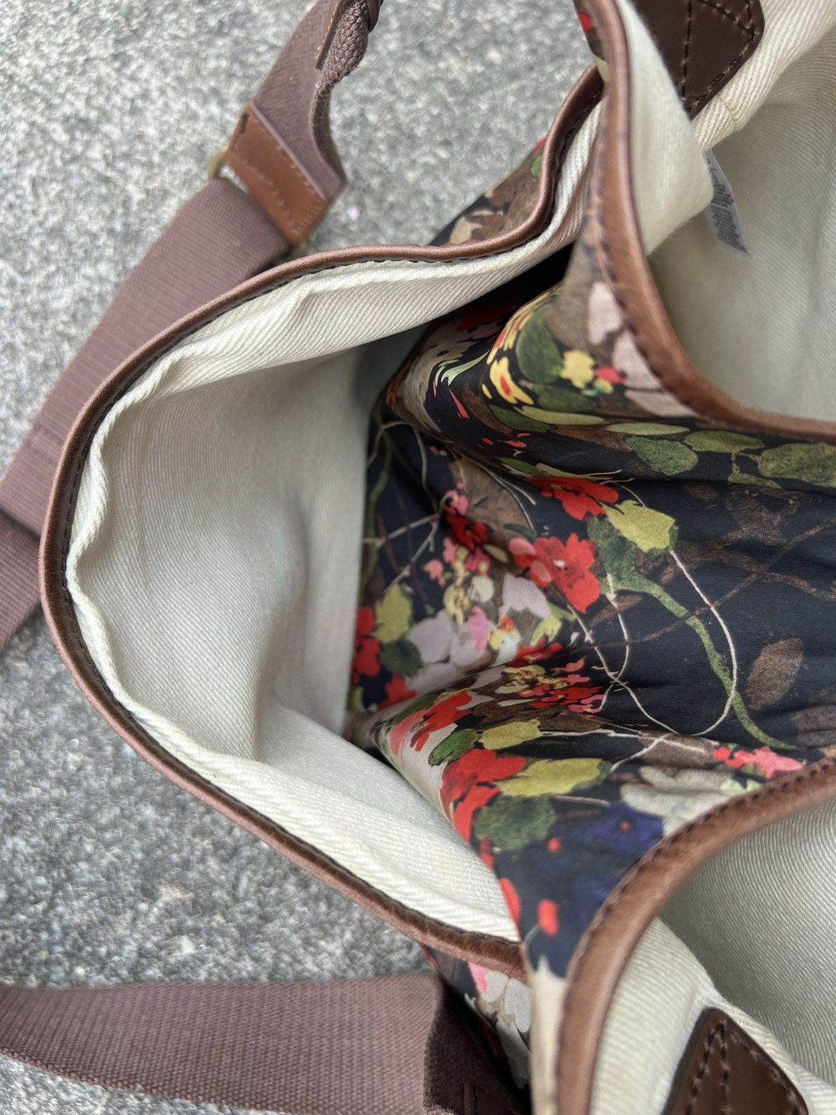 Paul Smith Paul smith Flowers Art Sling Bag Size ONE SIZE - 14 Thumbnail