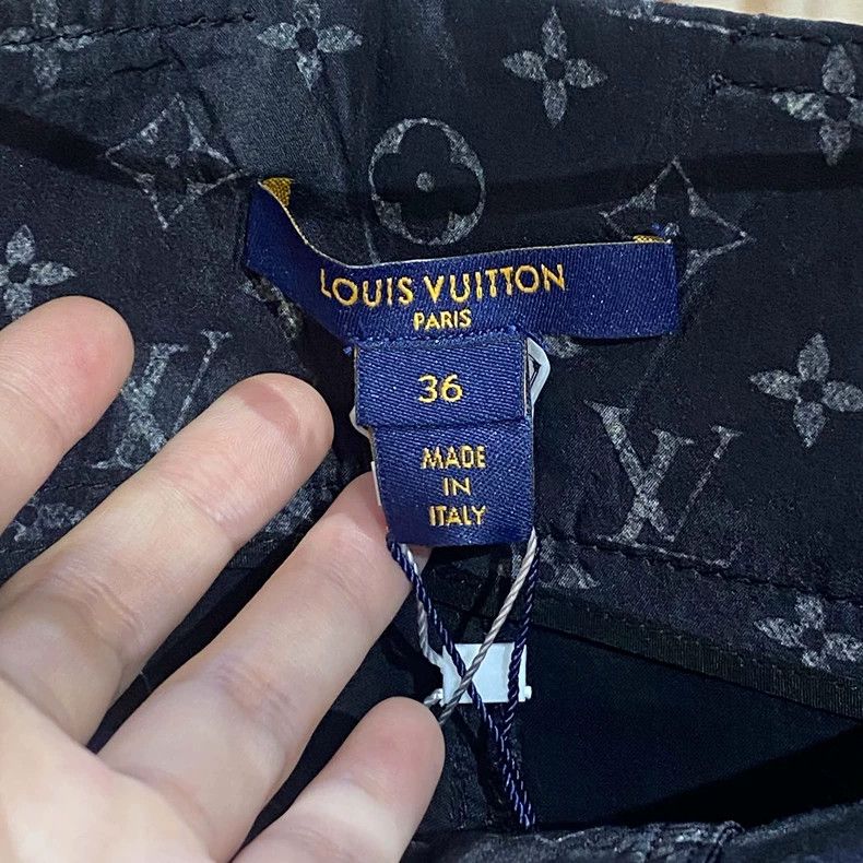 Louis Vuitton Louis Vuitton Mulberry silk presbyopia full print high wai Size US 36 / EU 52 - 3 Thumbnail