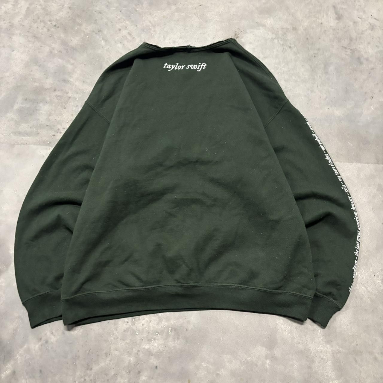Japanese Brand × Vintage Y2K Taylor Swift Green Folklore Concert Official Merch Sweatshirt! Size US XL / EU 56 / 4 - 5 Thumbnail