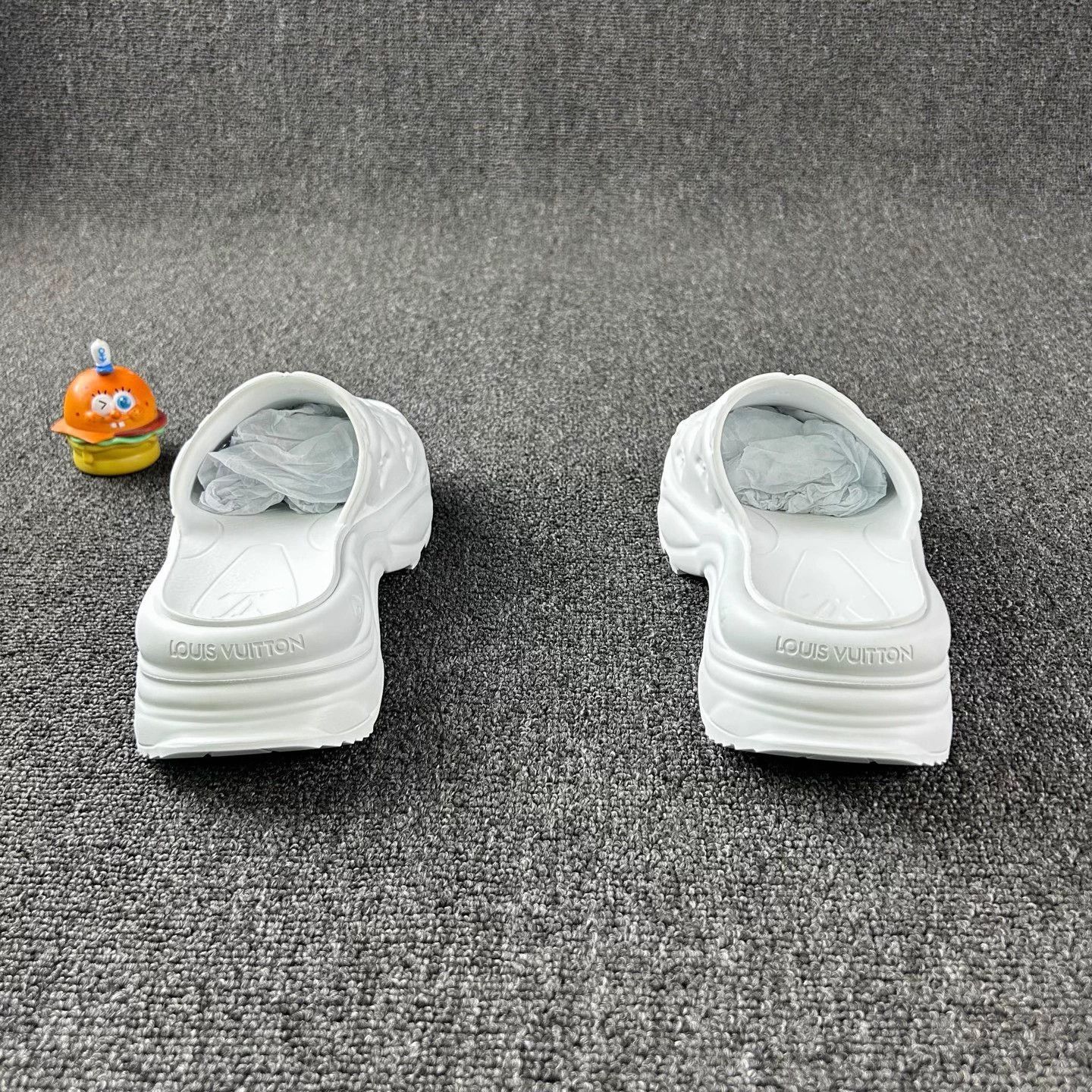 Louis Vuitton LV White Monogram Slippers 35 Size US 4 / IT 34 - 5 Thumbnail