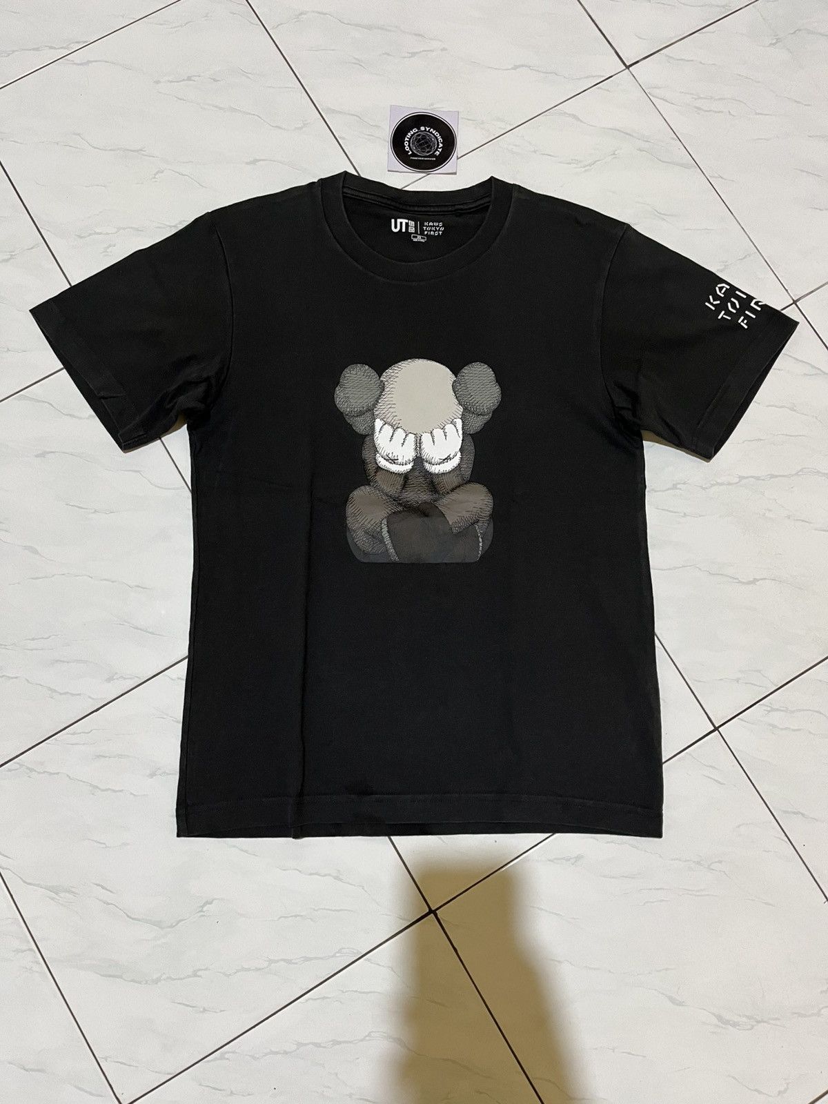 Kaws × Uniqlo 🔥 Uniqlo X Kaws Tokyo First Logo Tee Size US XS / EU 42 / 0 - 1 Thumbnail