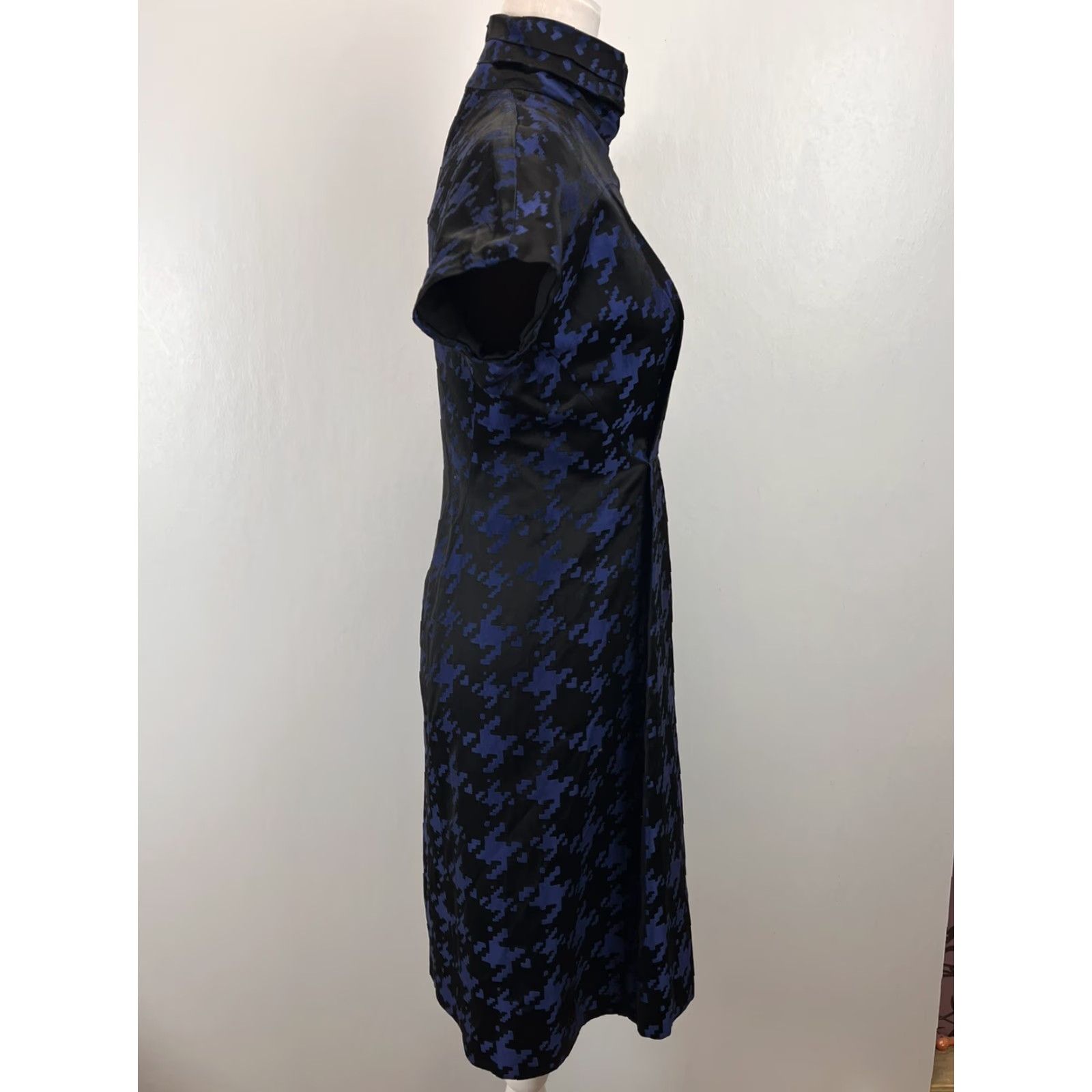 Vintage Tufi Duek Dress Midi Houndstooth Mock Turtleneck Zip 36 VGUC Womens Black Blue Size XS / US 0-2 / IT 36-38 - 4 Thumbnail