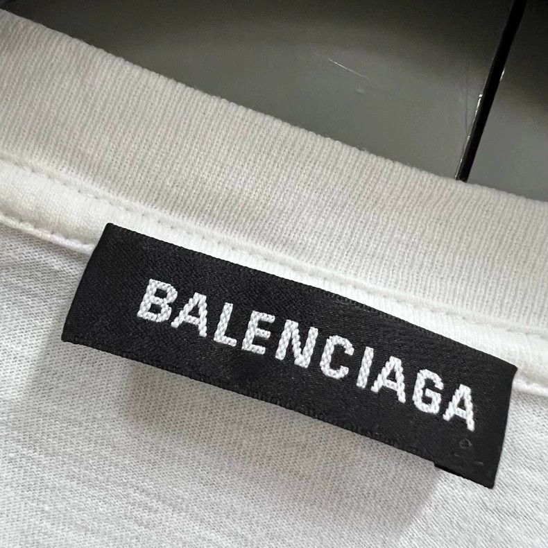 Balenciaga Balenciaga White graphic printed short sleeves Size US L / EU 52-54 / 3 - 2 Thumbnail