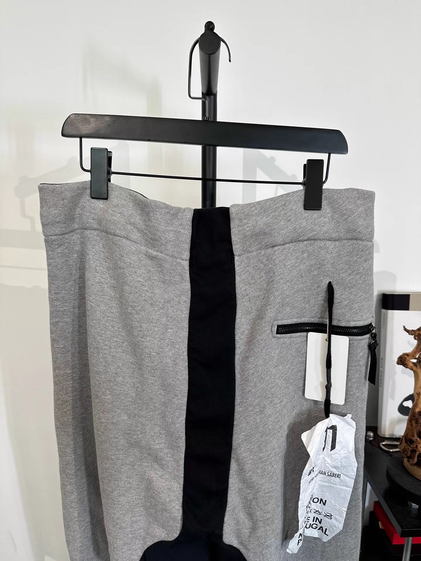 Boris Bidjan Saberi Boris Bidjan Saberi 11by bbs P13 sweatpants XXL Size US 38 / EU 54 - 4 Thumbnail