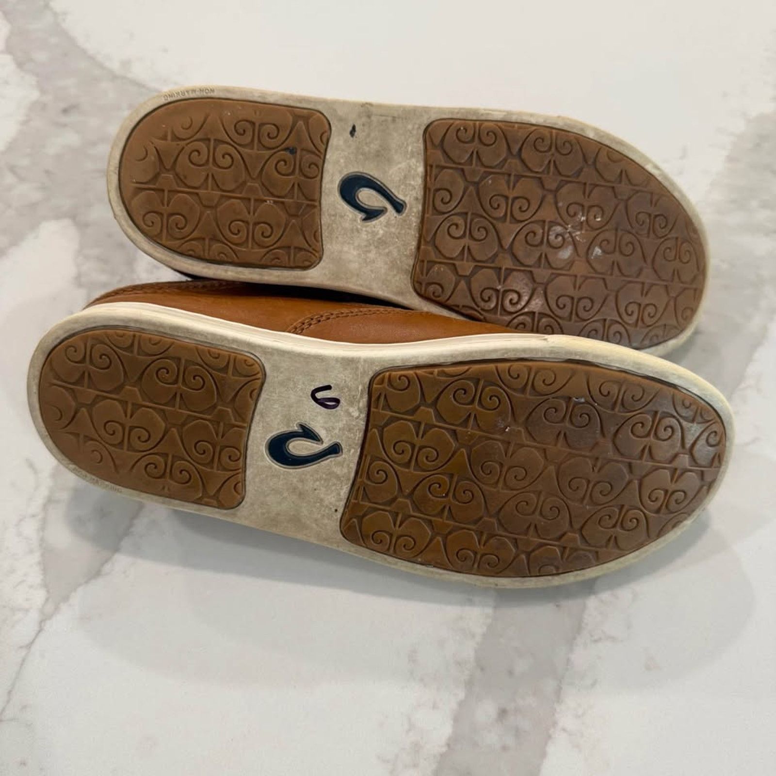 Olukai OluKai Pehuea Leather SlipOn Two Way Loafer Shoes Womens 7 Size US 7 / IT 37 - 9 Thumbnail