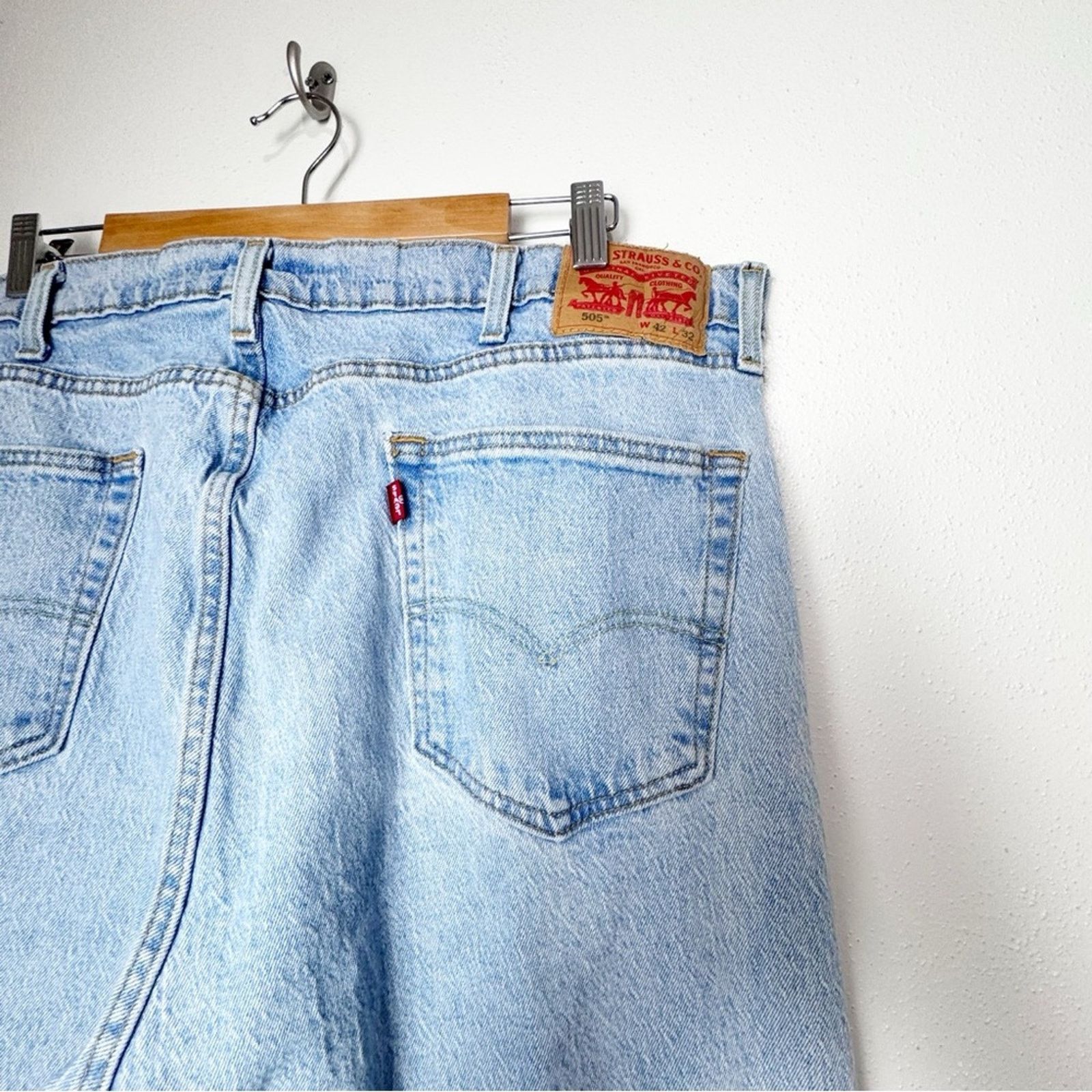 Levi's Levi’s 505 Straight Light Distressed Jeans Men's Size 42x32 Size US 42 / EU 58 - 9 Thumbnail