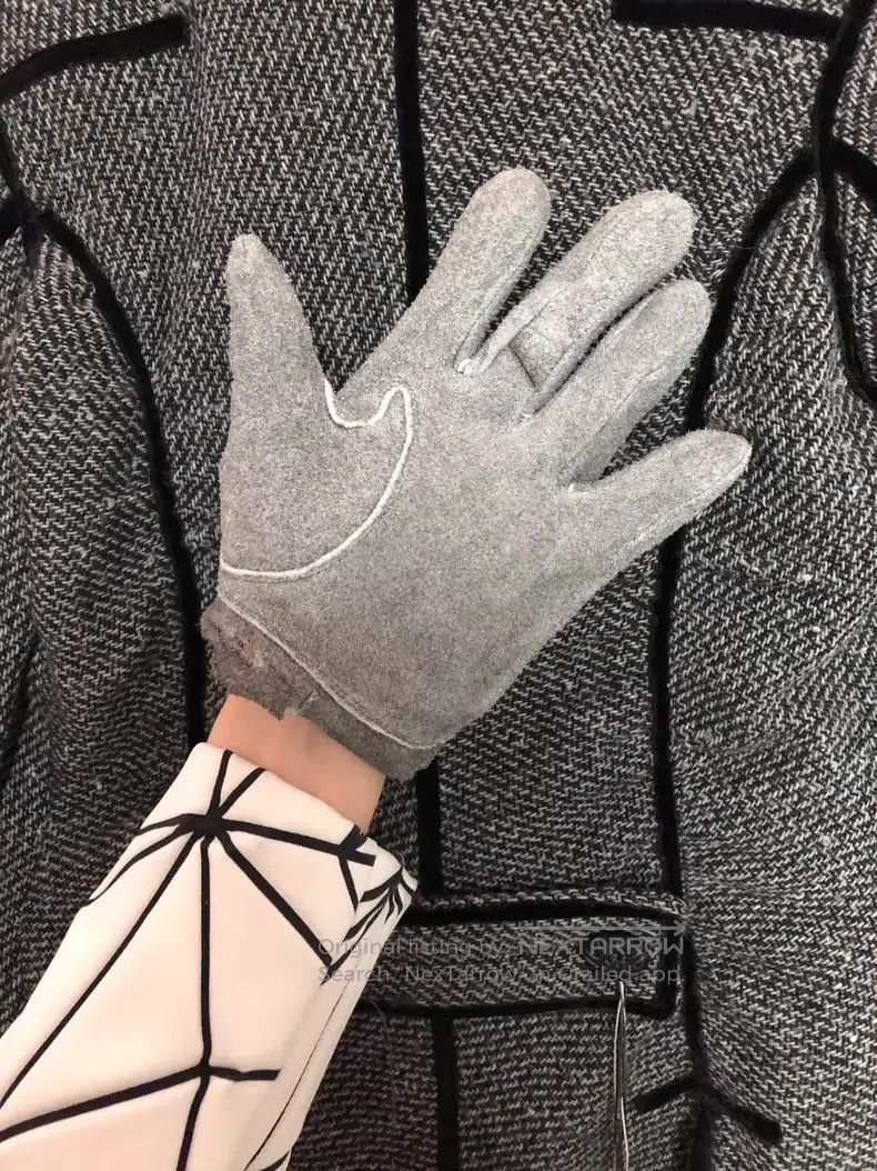 Takahiromiyashita The Soloist. Takahiromiyashita The Soloist. Size 25 Glove Size ONE SIZE - 6 Thumbnail