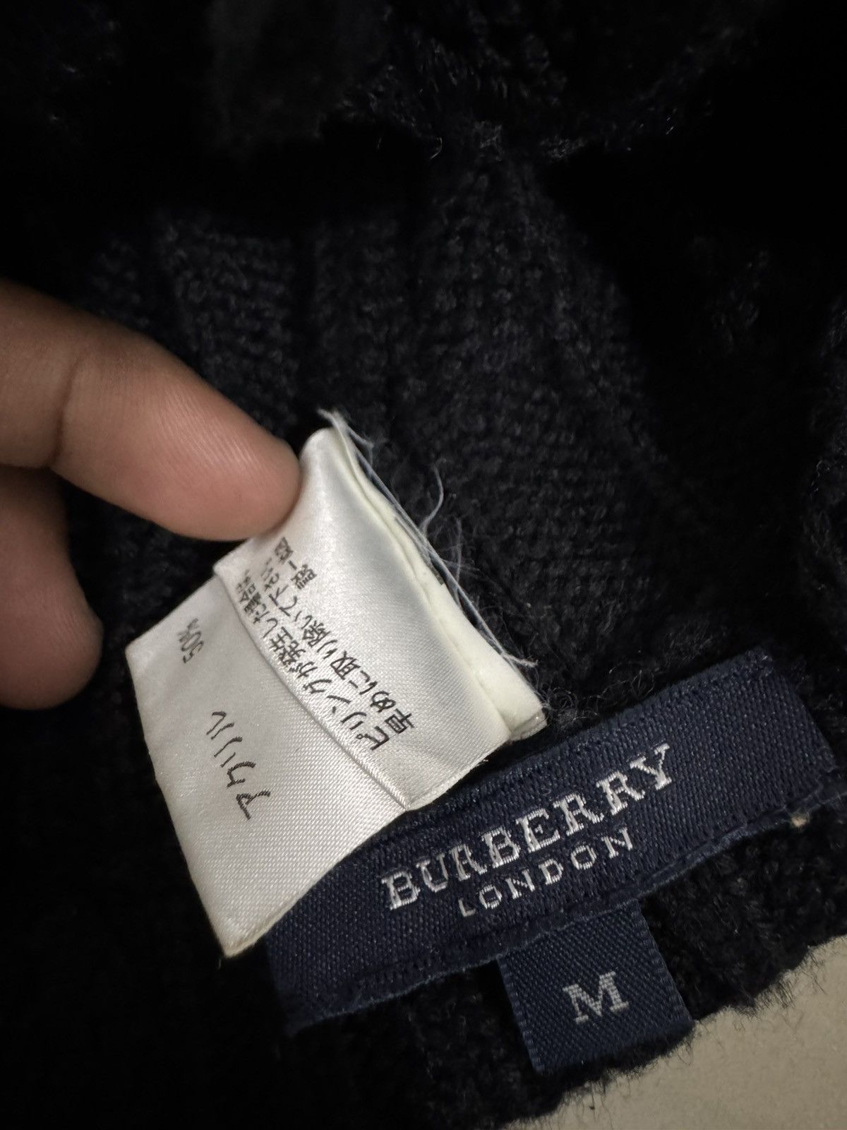 Burberry × Designer BUBERRY LONDON CABLE KNIT BEANIE EMBROIDERED TARTAN DESIGN Size ONE SIZE - 7 Thumbnail