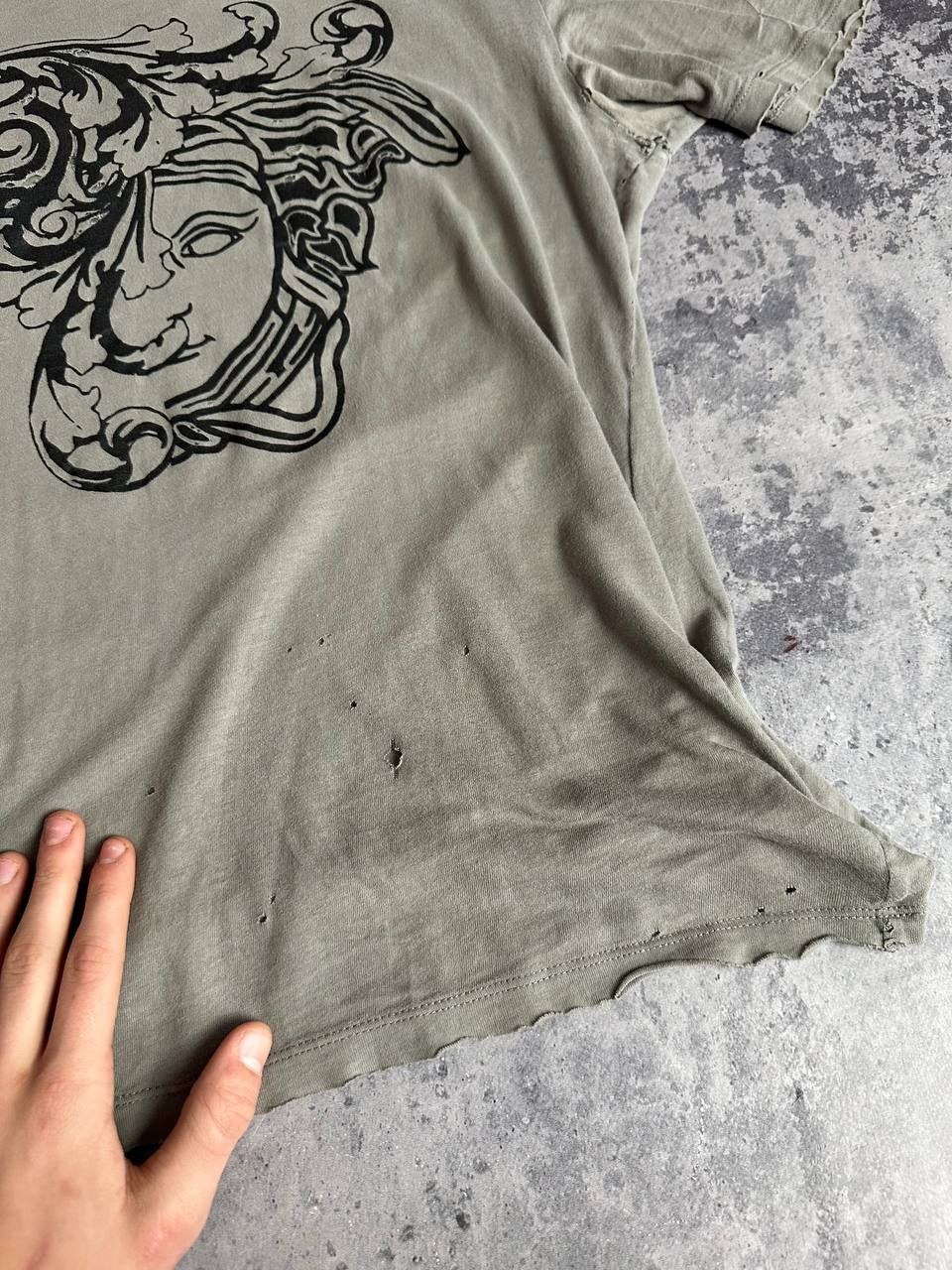Versace Versace Gray Logo T-Shirt Distressed Size US M / EU 48-50 / 2 - 7 Thumbnail