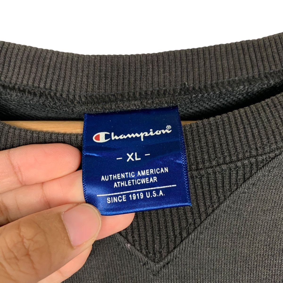 Champion CHAMPION OBOL Basketball Big Logo Sweatshirt #1442-C65 Size US XL / EU 56 / 4 - 12 Thumbnail
