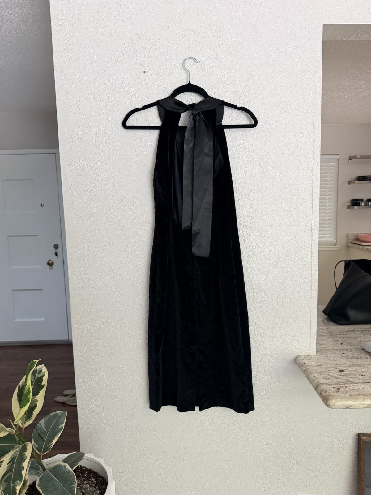 Tara Jarmon Tara Jarmon 90s black velvet open back halter mini dress Size S / US 4 / IT 40 - 17 Thumbnail