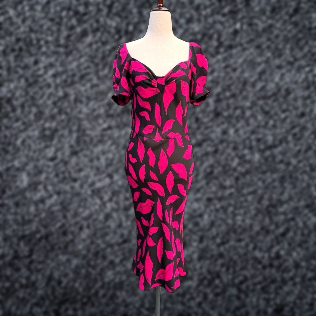 Diane von Furstenberg Diane von Furstenberg Silk Dotty Iconic Signature Midnight Kiss Lips Dress Sz 4 Size S / US 4 / IT 40 - 1 Thumbnail