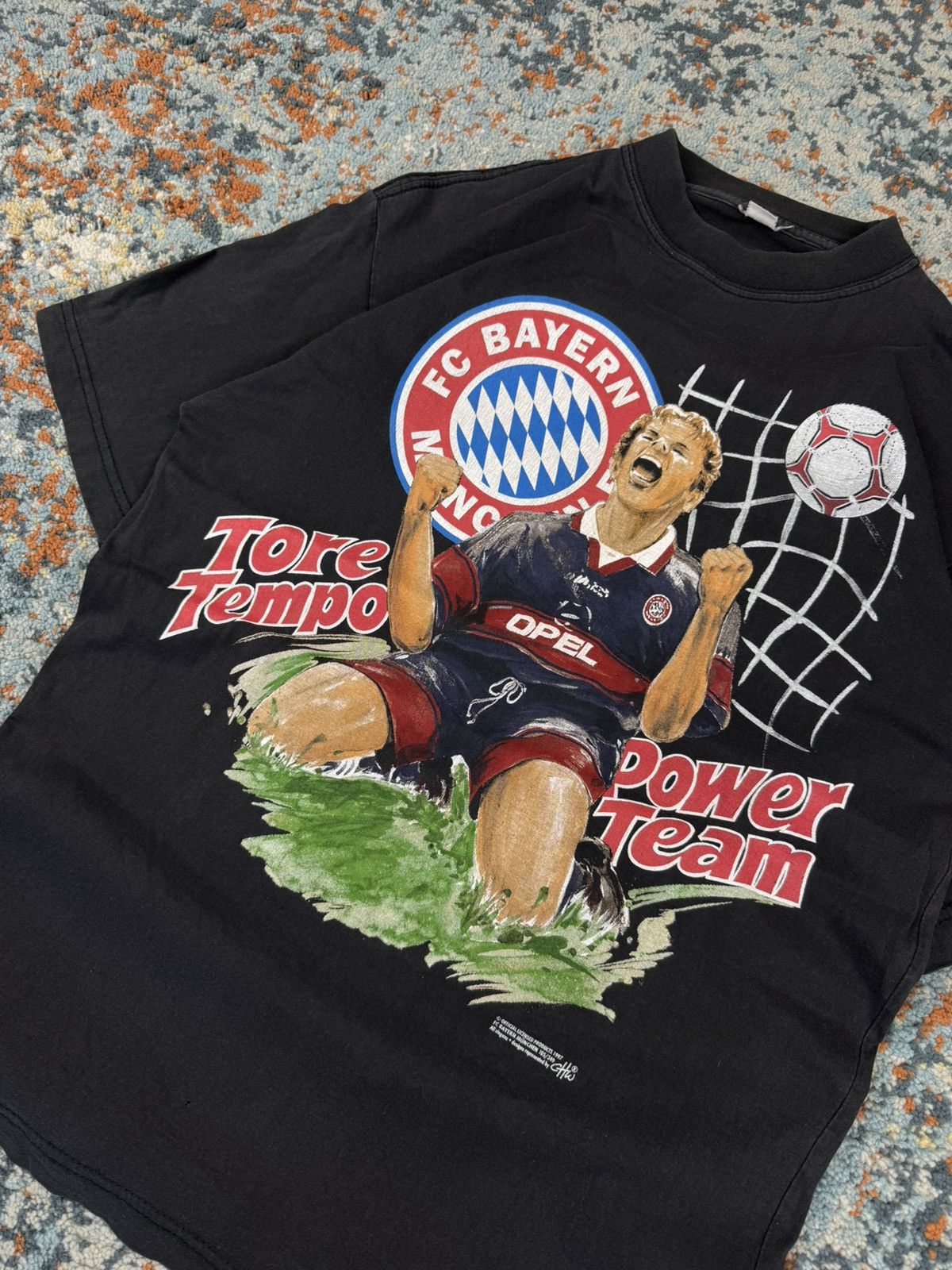 Vintage Vintage 1997 FC Bayern Munchen football soccer graphic tee Size US S / EU 44-46 / 1 - 5 Thumbnail