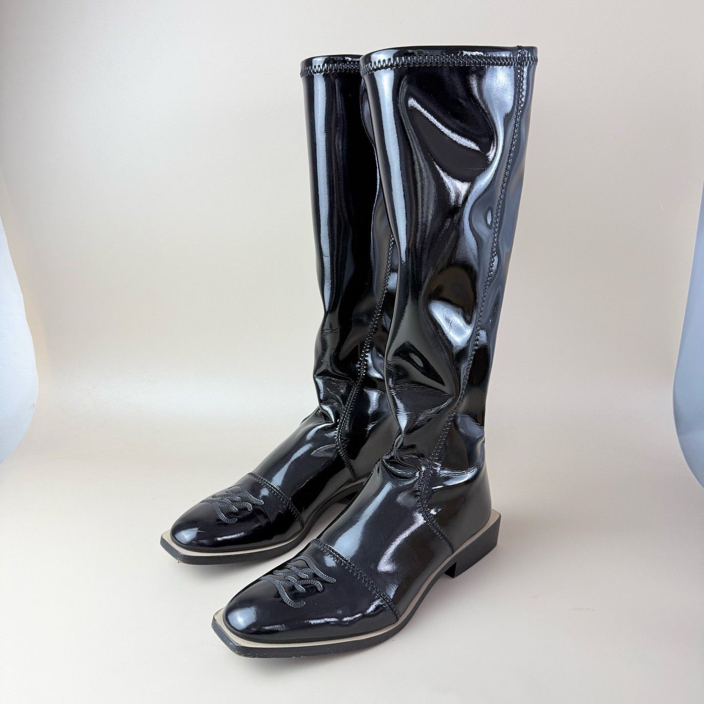 Fendi Fendi Black Logo Zipper Short Boots Size US 7 / IT 37 - 1 Thumbnail