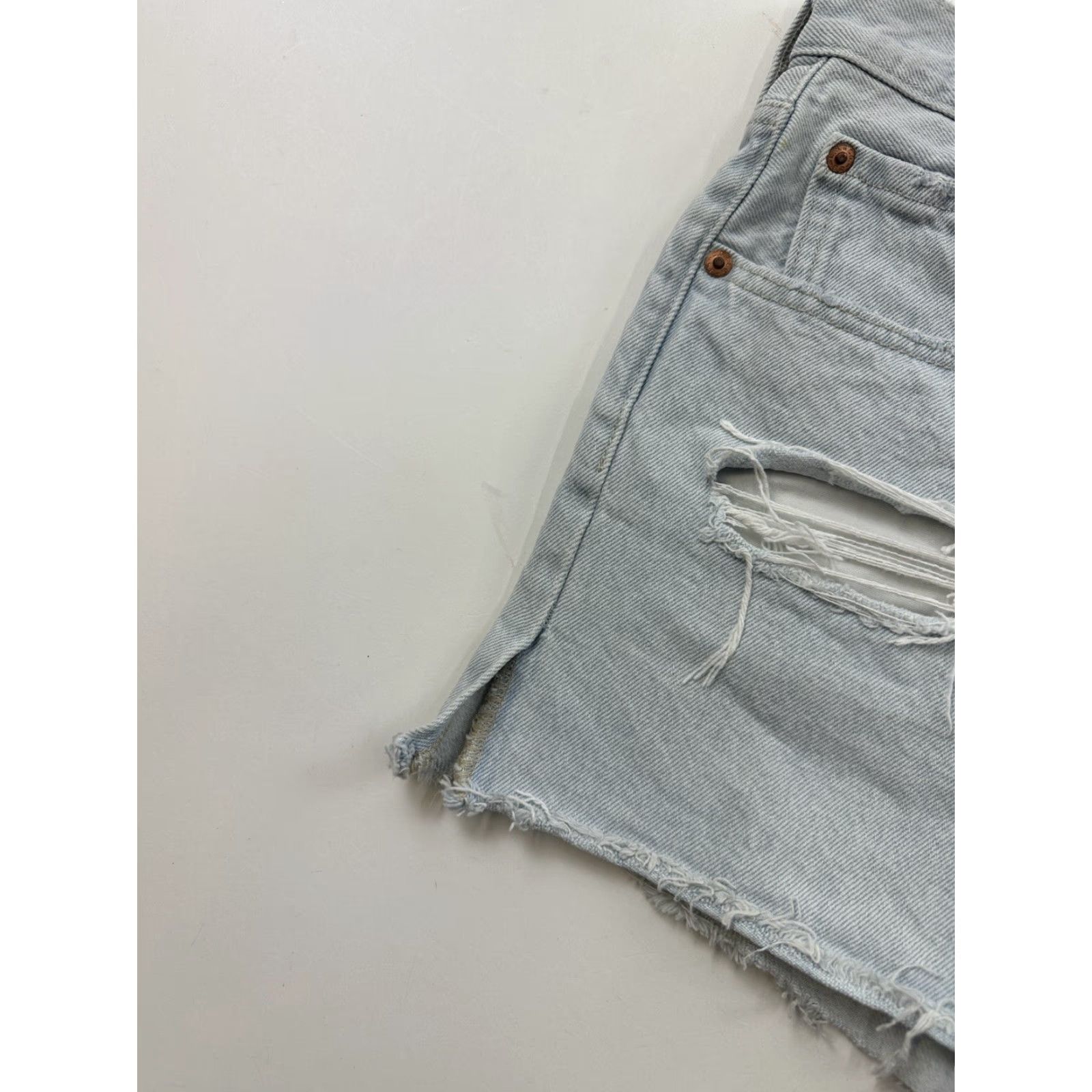 Levi's VINTAGE Levi’s 501 Shorts Womens 31 Cut-Off Denim Cotton Blue Shorts Casual Womens 501 Cut-Off Jeans 100% Cotton Size 24" / US 00 / IT 34 - 3 Thumbnail