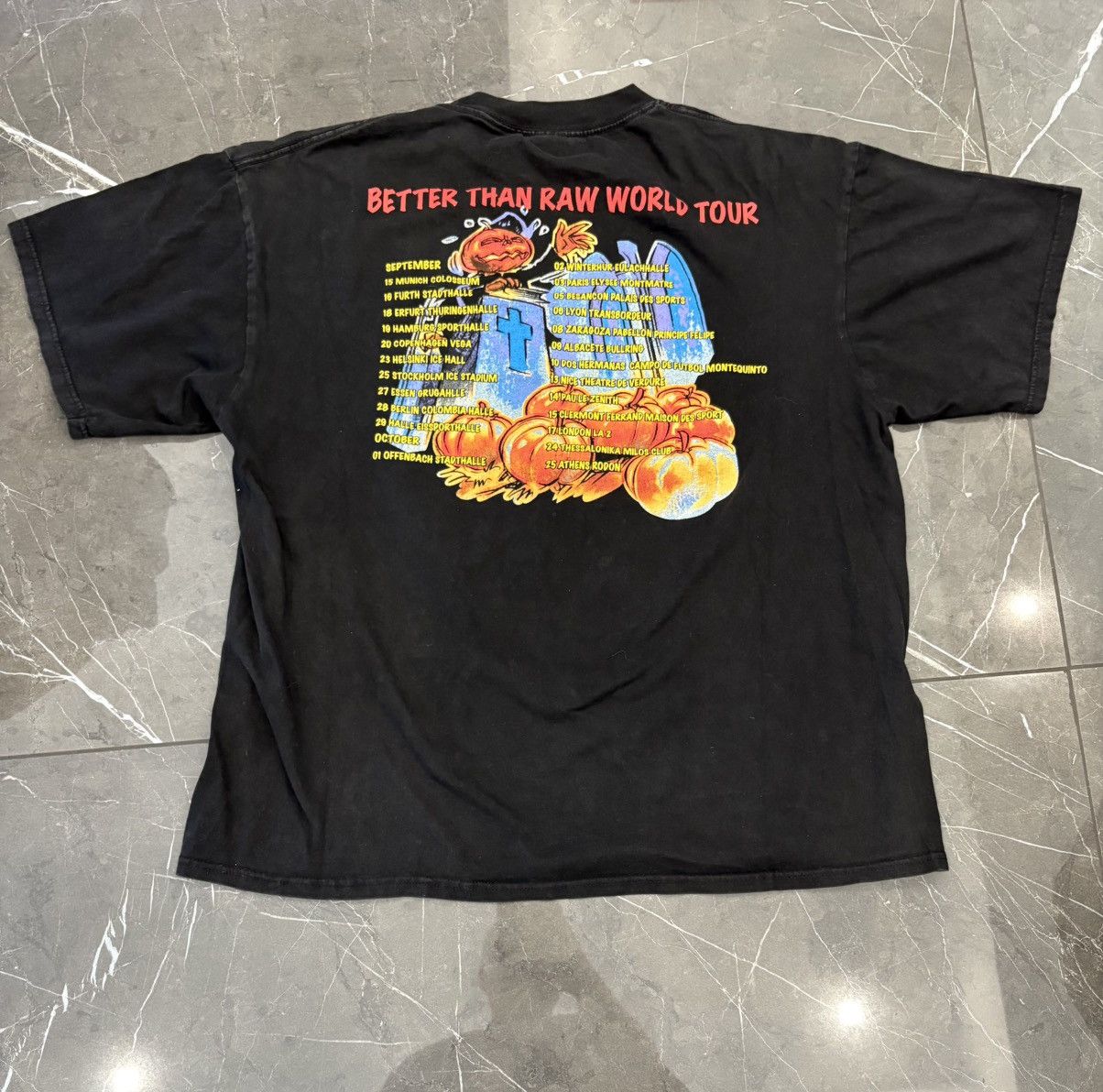 Band Tees Vintage VTG Helloween 1998 Better Than Raw World Tour TShirt Size US XL / EU 56 / 4 - 4 Thumbnail