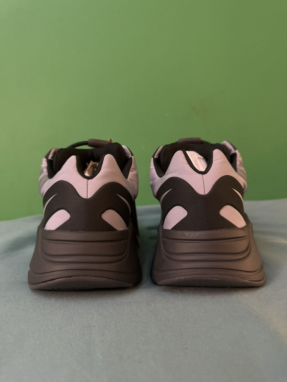 Adidas Adidas Yeezy 700 MNVN Geode 2022 Size US 11 / EU 44 - 8 Thumbnail