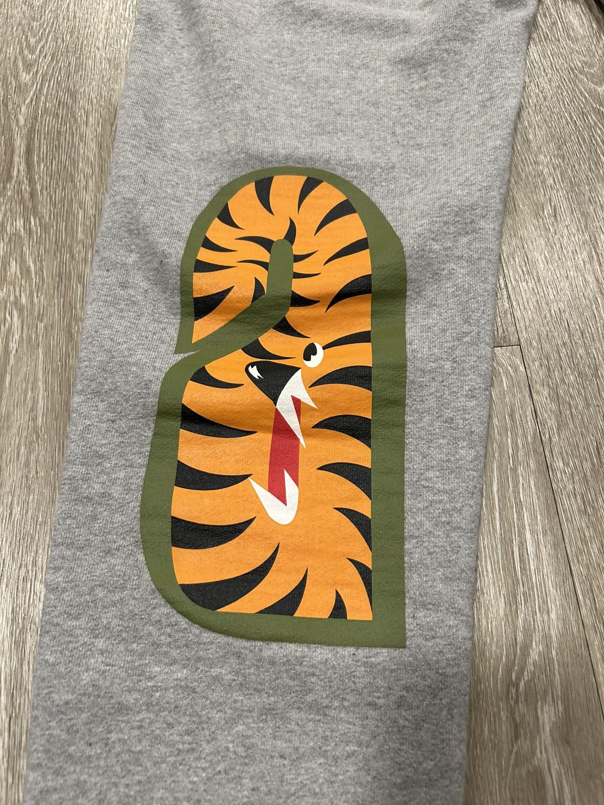 Bape A Bathing Ape Shark Slim Sweat Pants Size US 31 - 4 Thumbnail