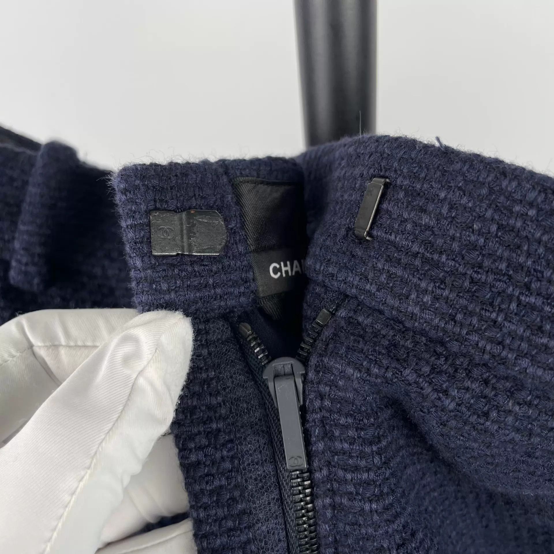 Chanel Chanel Navy Blue Shorts Size 28" / US 6 / IT 42 - 9 Thumbnail