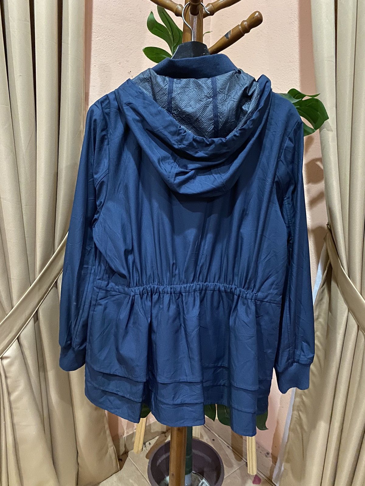 Designer Bernardo Lightweight Hooded Jacket Navy with Drawstring Size XL / US 12-14 / IT 48-50 - 10 Thumbnail