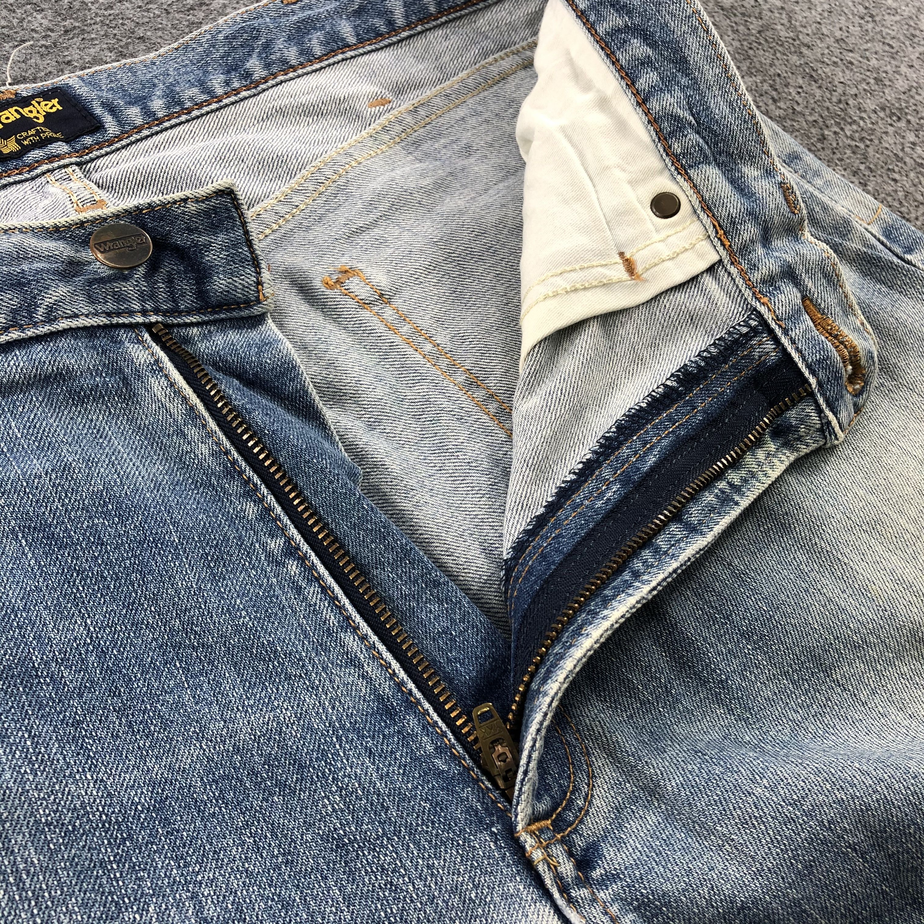 Vintage × Wrangler 90s Vintage Light Wash Wrangler Jeans-JM1932 Size US 36 / EU 52 - 8 Thumbnail
