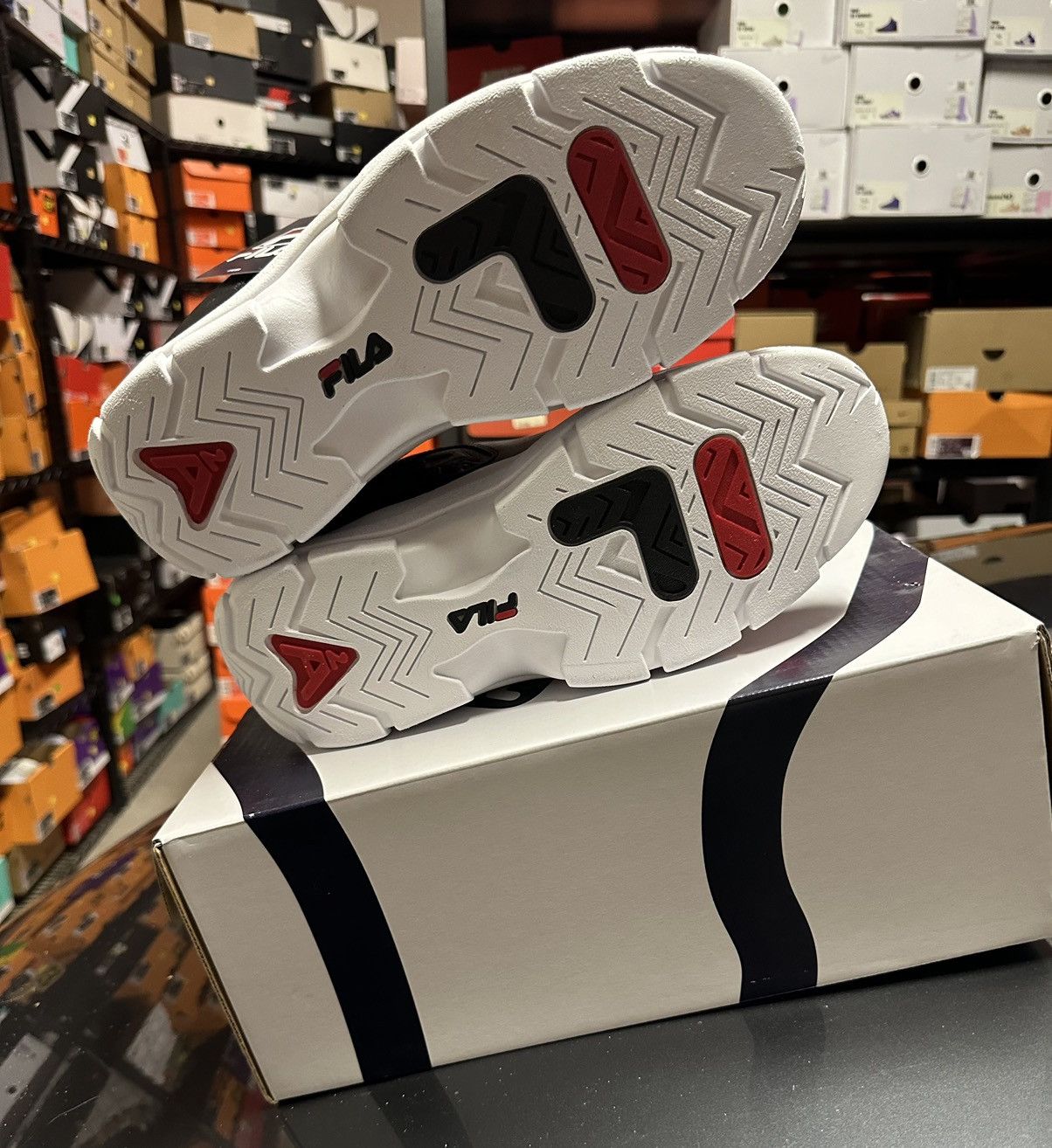 Fila Fila Grant Hill 96 low Men Shoes 7.5 Rare NEW! Size US 7.5 / EU 40-41 - 5 Thumbnail