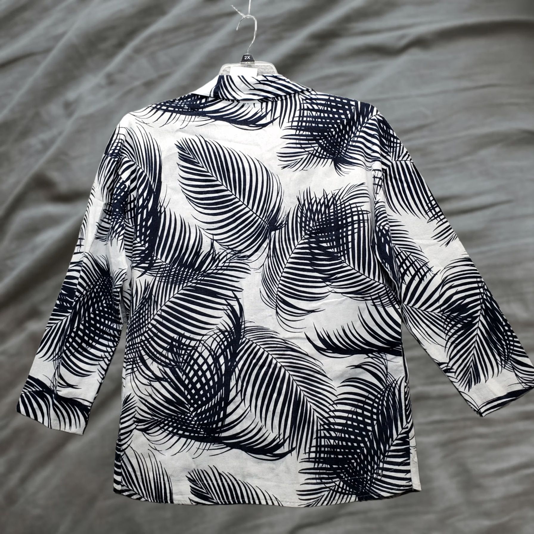 Liz Claiborne Liz Claiborne Casual Shirt Womens Medium Multi Palm Leaf Collared Button Down Size M / US 6-8 / IT 42-44 - 1 Thumbnail