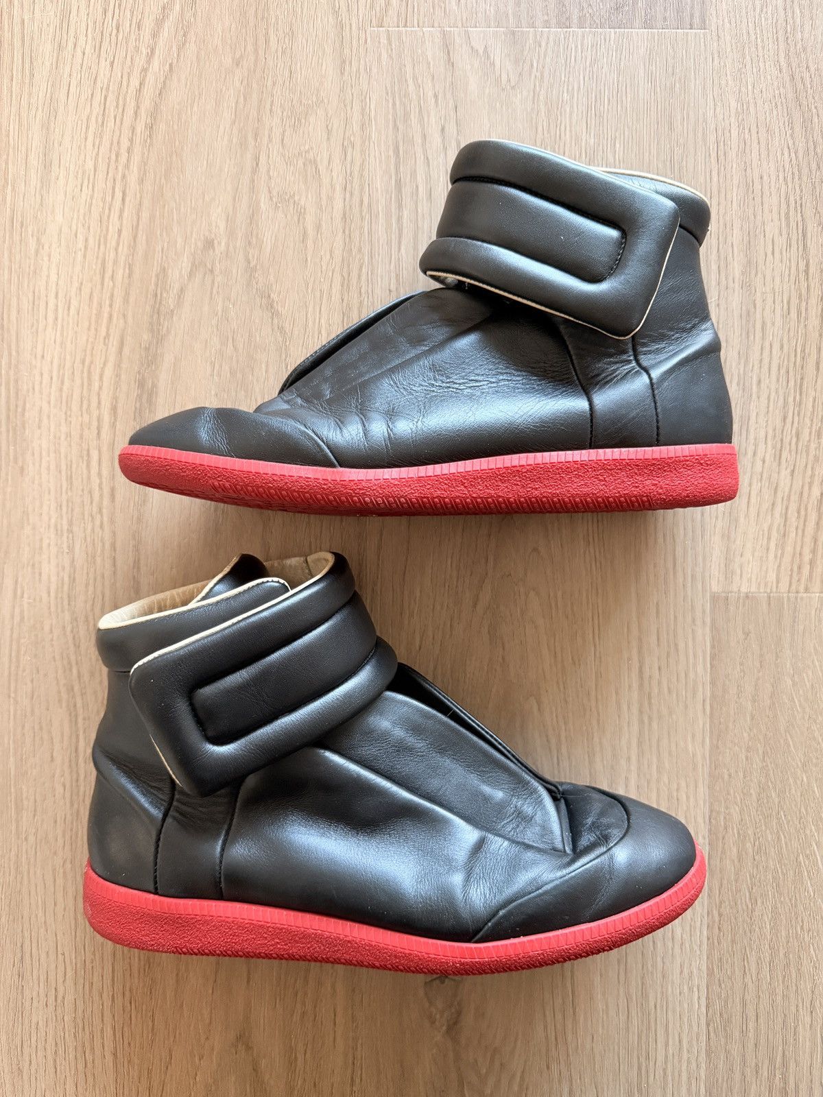 Maison Margiela Maison Margiela Future Black Red Size US 9 / EU 42 - 1 Thumbnail