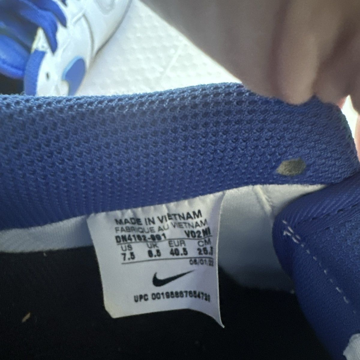 Nike Nike Men's Air Force One Low White & Blue Sneaker Size 7.5 Size US 7.5 / EU 40-41 - 10 Thumbnail