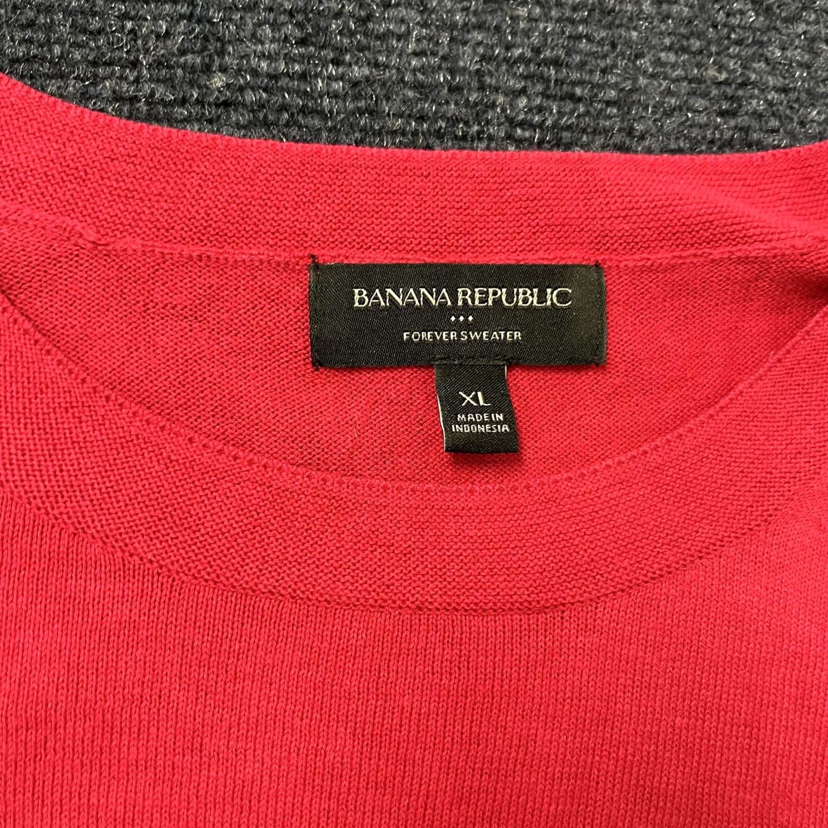 Banana Republic Banana Republic Sweater Mens XL Red Forever Crewneck Pullover Knit Lightweight Size US XL / EU 56 / 4 - 2 Thumbnail