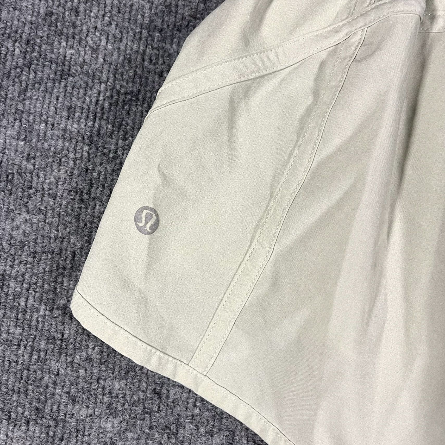 Lululemon Lululemon Women’s Shorts Gray 3" Inseam Lined Athletic Activewear Gym Run Size 4 Size 27" / US 4 / IT 40 - 2 Thumbnail