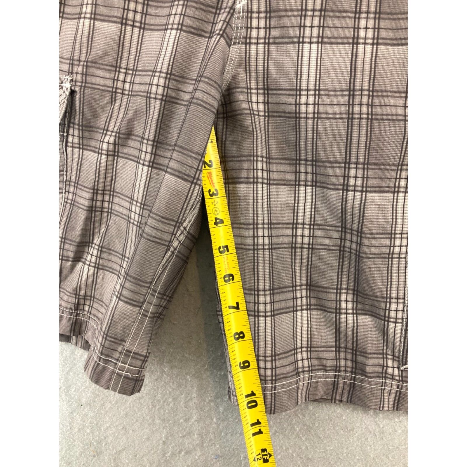 Quiksilver Quiksilver Amphibians Mens Shorts 31 Grey Plaid Swim Cargo Shirt/Bottom Mens Regular Gray Beach Classic Pockets, Quick Dry, Stretch Size US 31 - 4 Thumbnail