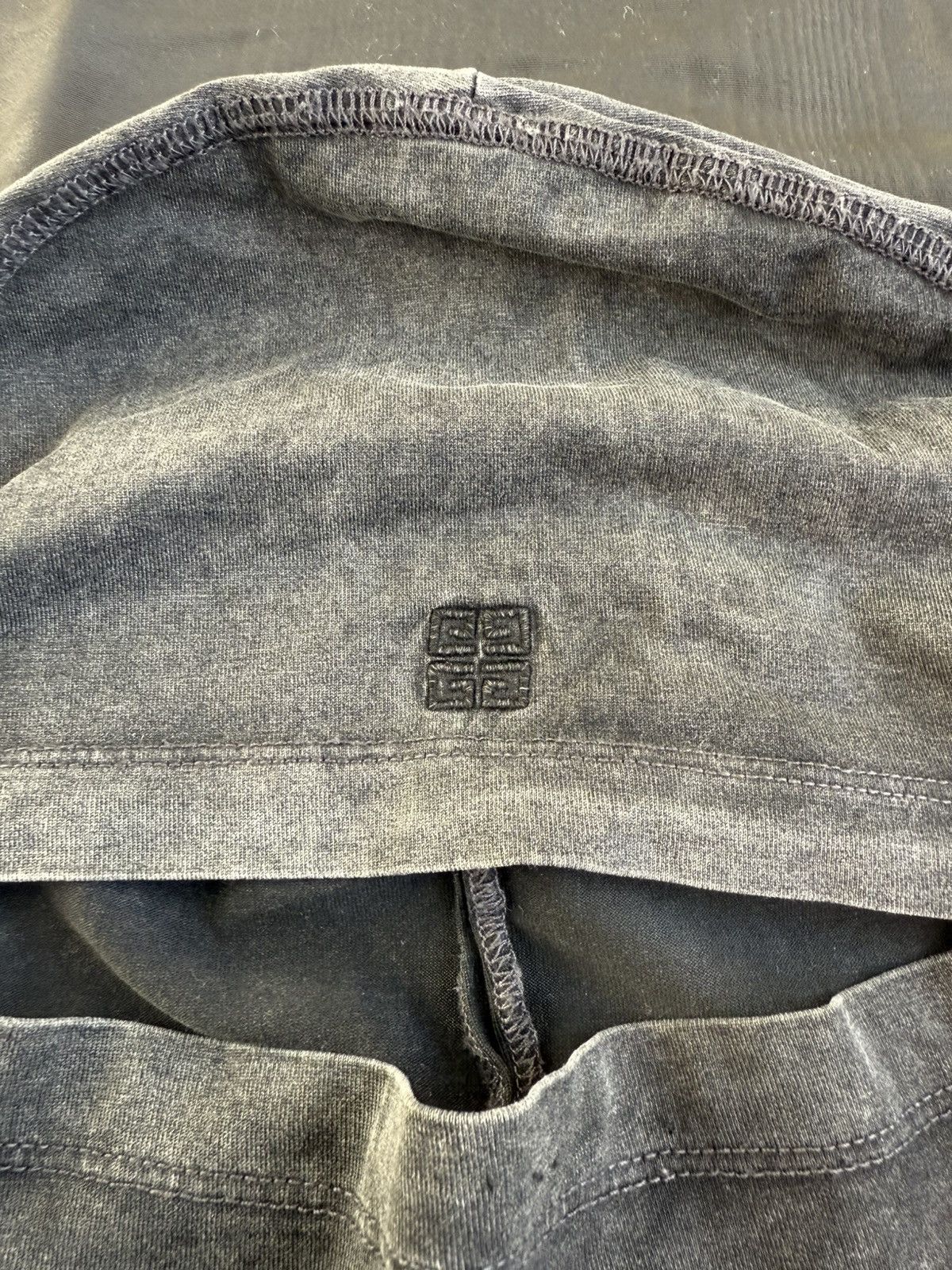 Givenchy Givenchy triple layered logo hoodie sweat crew T shirt grail Size US L / EU 52-54 / 3 - 22 Thumbnail
