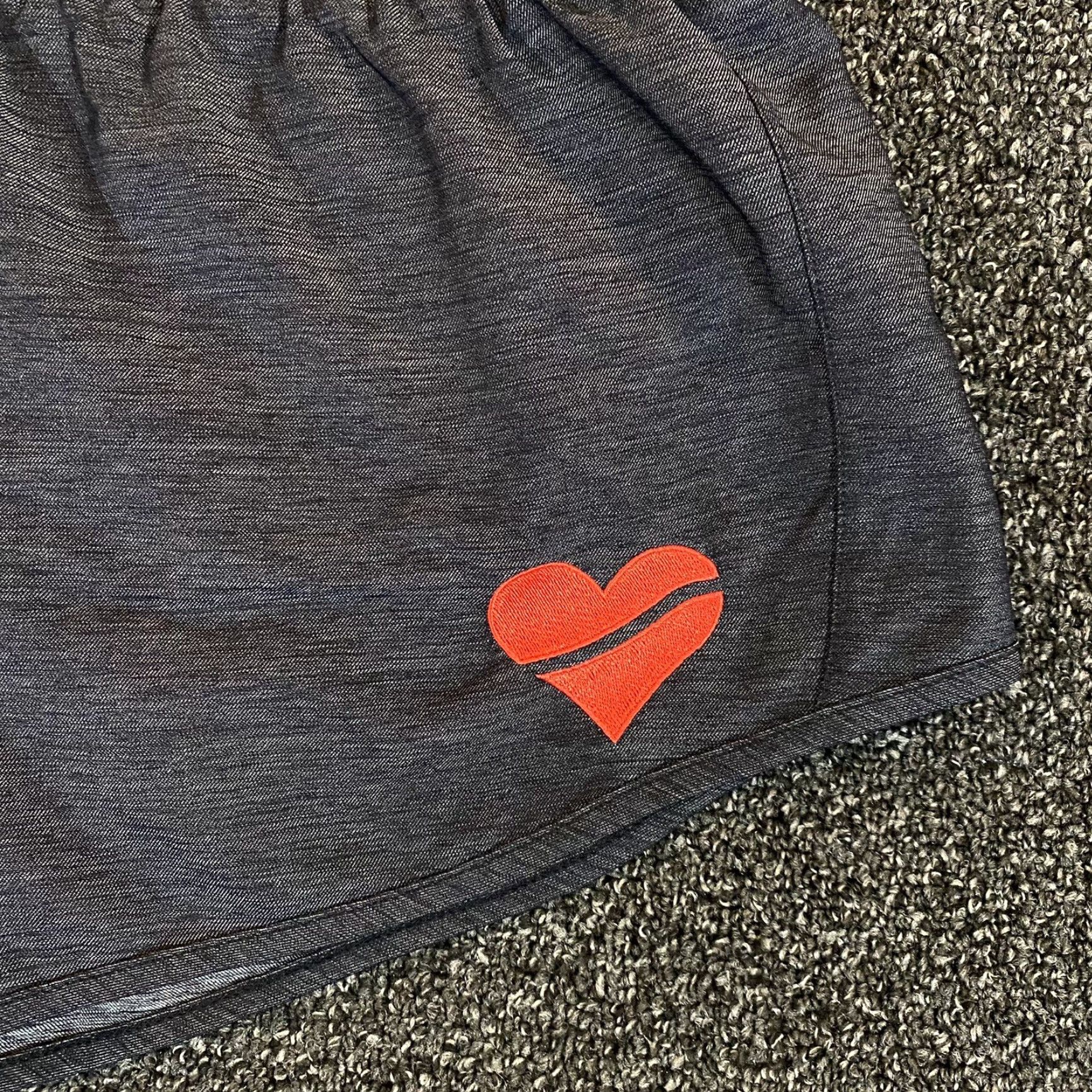 Vintage VINTAGE Oiselle Shorts Womens 10 Gray Heart 3” Inseam Running Casual Workout Lined Women's 10 Gray Heart 3” Inseam Running Casual Workout Lined Size 32" / US 10 / IT 46 - 2 Thumbnail