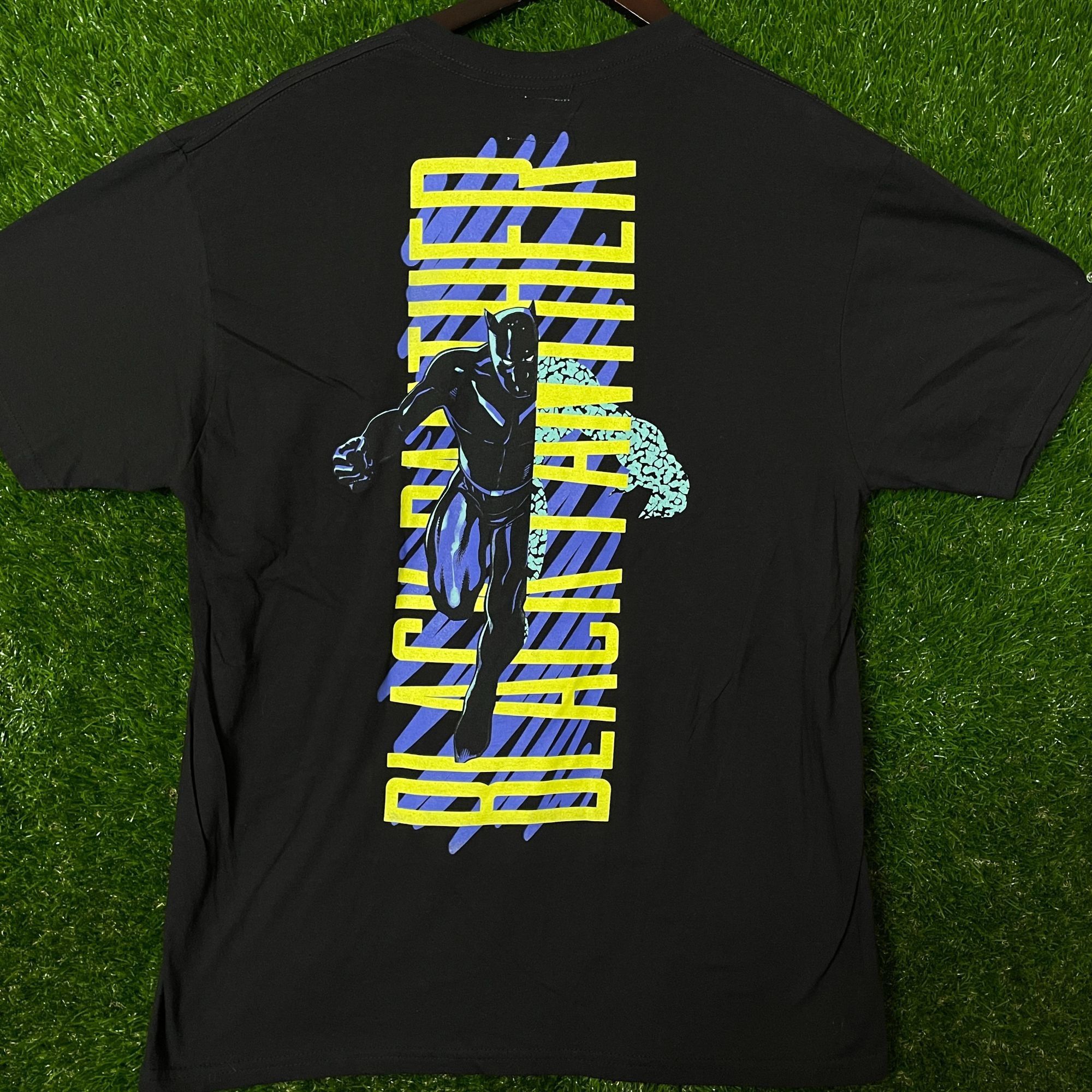 Urban Outfitters Black Panther Comic T-shirt size Large Size US L / EU 52-54 / 3 - 5 Thumbnail
