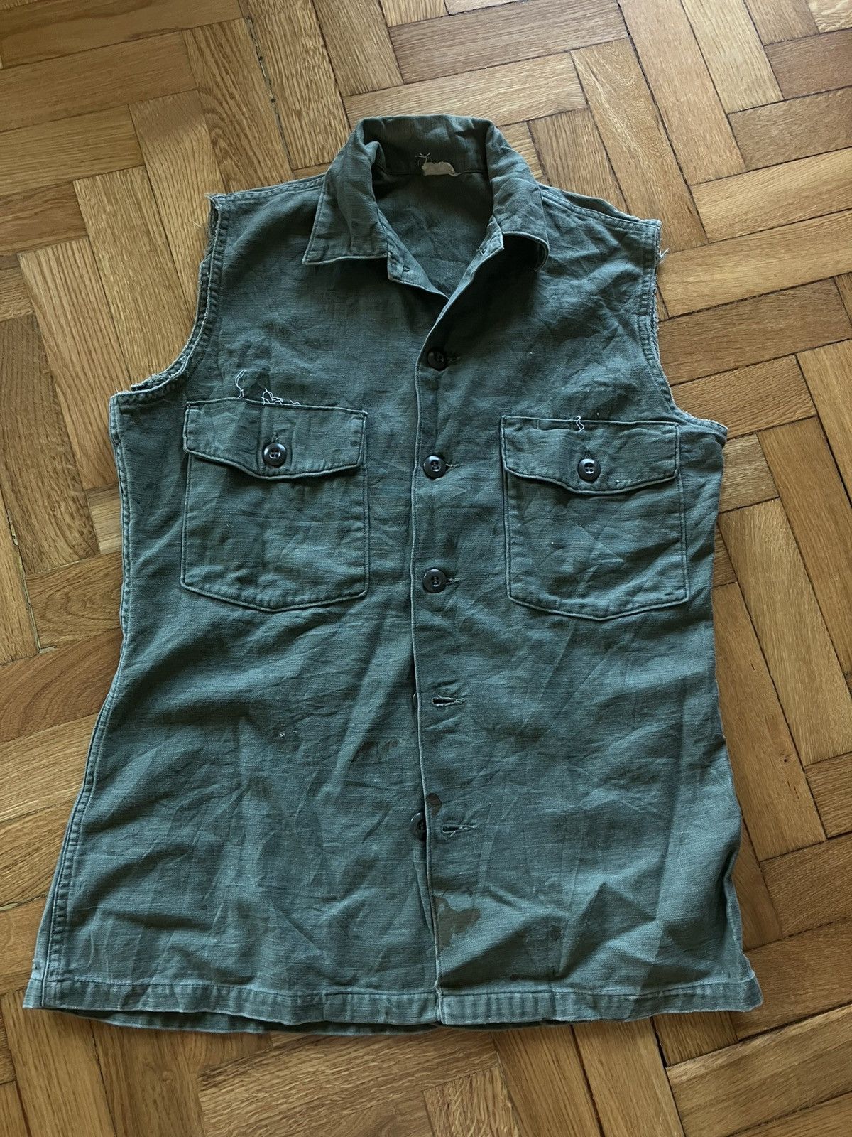 Other 1967 Vietnam Prisoner of War POW Us army cut off shirt Size US M / EU 48-50 / 2 - 1 Thumbnail