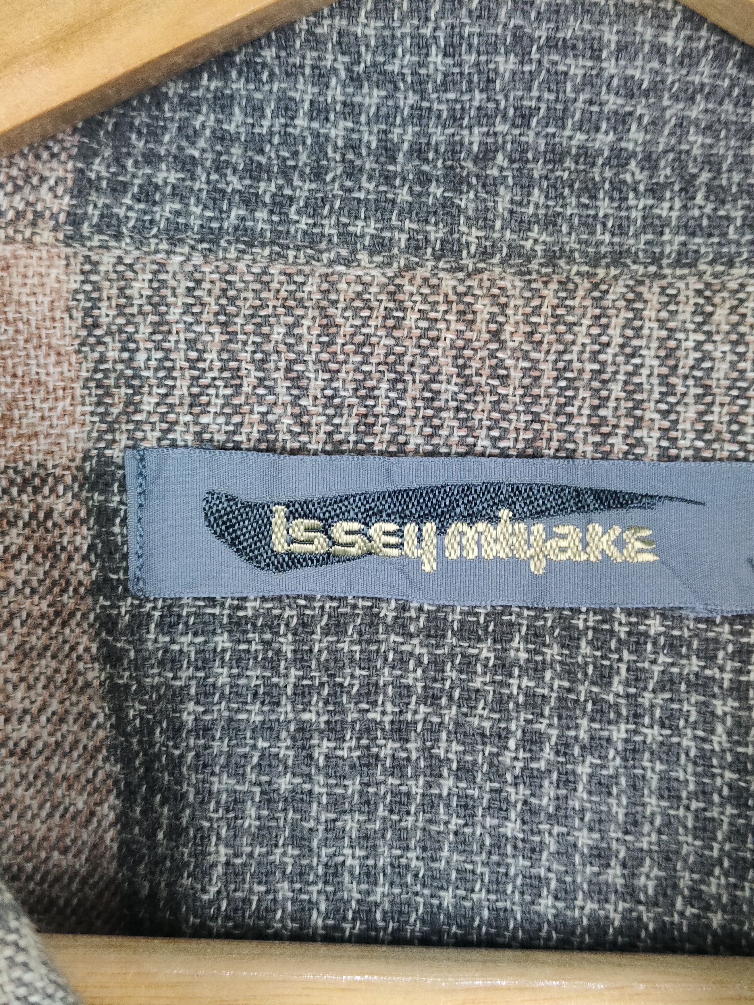 Issey Miyake Vintage 80s Issey Miyake Oversized button-up flannel shirt Size US M / EU 48-50 / 2 - 4 Thumbnail
