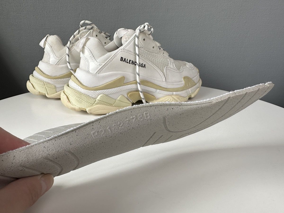 Balenciaga BALENCIAGA Triple S Women’s Sneakers White EU 40 Unisex Size US 10 / IT 40 - 16 Thumbnail