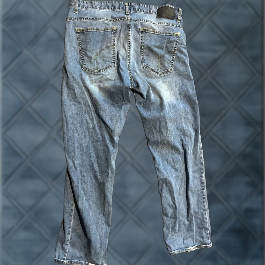 Calvin Klein Calvin Klein Jeans Men's 38x32 Straight Blue Denim Jeans Brand Logo Zip Five Pockets Belt Loops Mid Rise 32 Inseam Regular Fit Cotton denim Mens Jeans Size US 38 / EU 54 - 1 Thumbnail