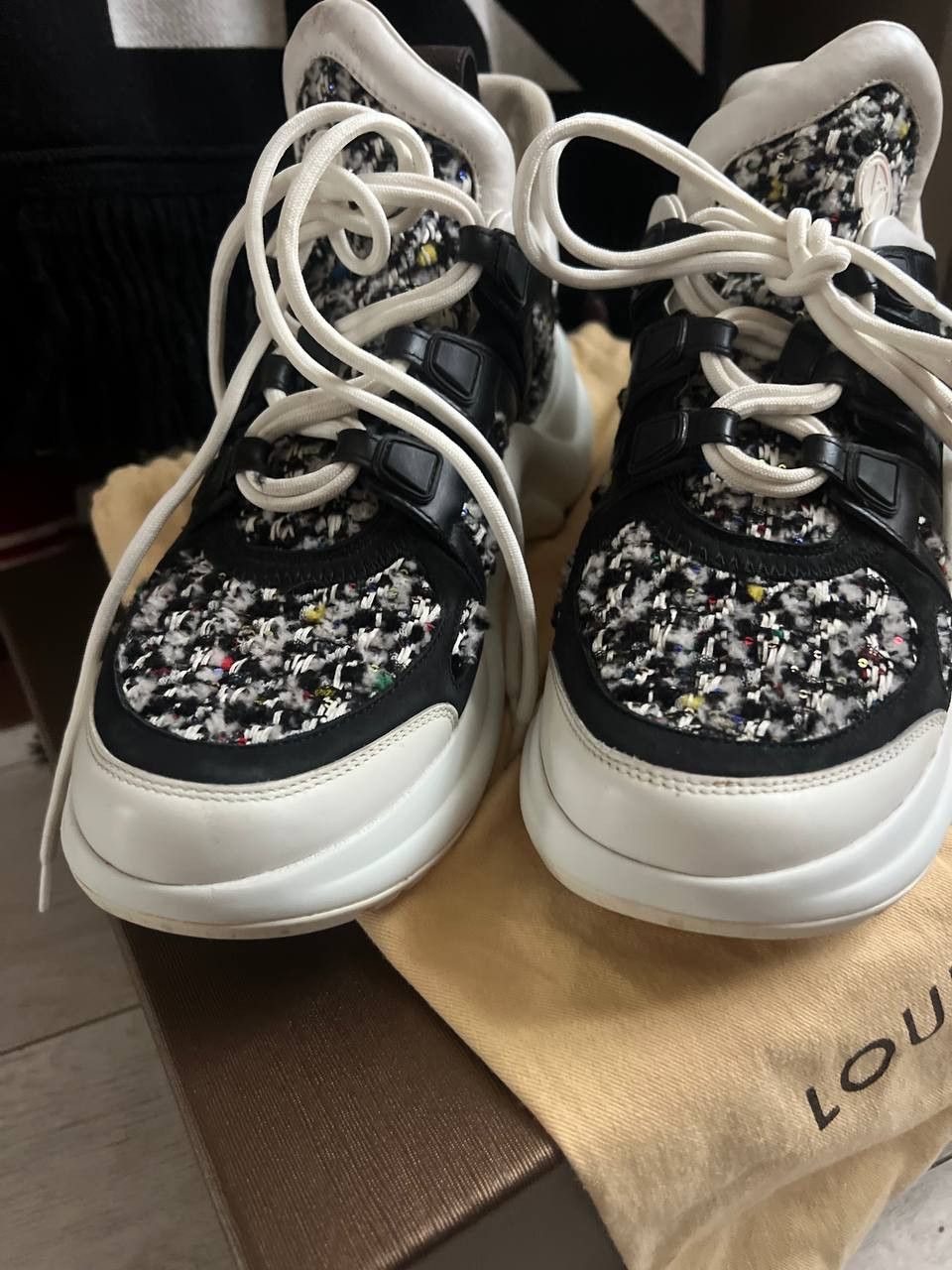 Louis Vuitton Louis Vuitton Tweed Sneakers Size US 11.5 / IT 41.5 - 4 Thumbnail