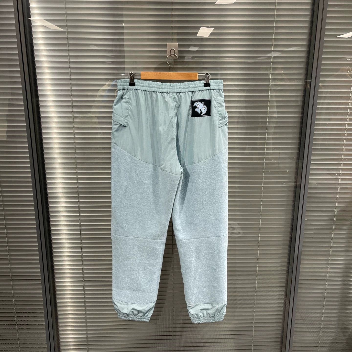 Louis Vuitton LV Flocked Patch Peace Dove Sweatpants XL Size 30" / US 8 / IT 44 - 1 Thumbnail