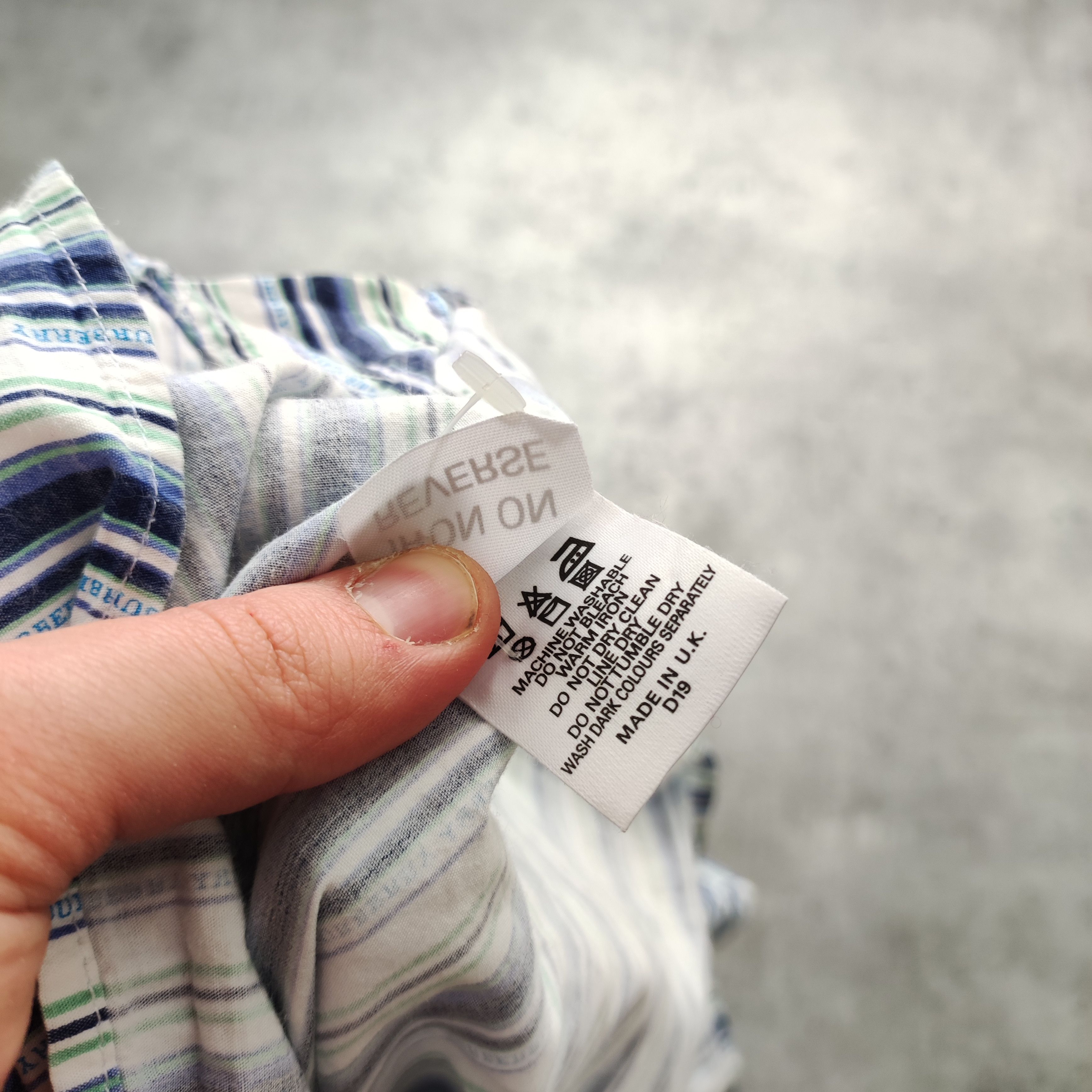 Burberry × Vintage RARE 90s Vintage Burberrys London Striped Logo Shirts Size US L / EU 52-54 / 3 - 8 Thumbnail