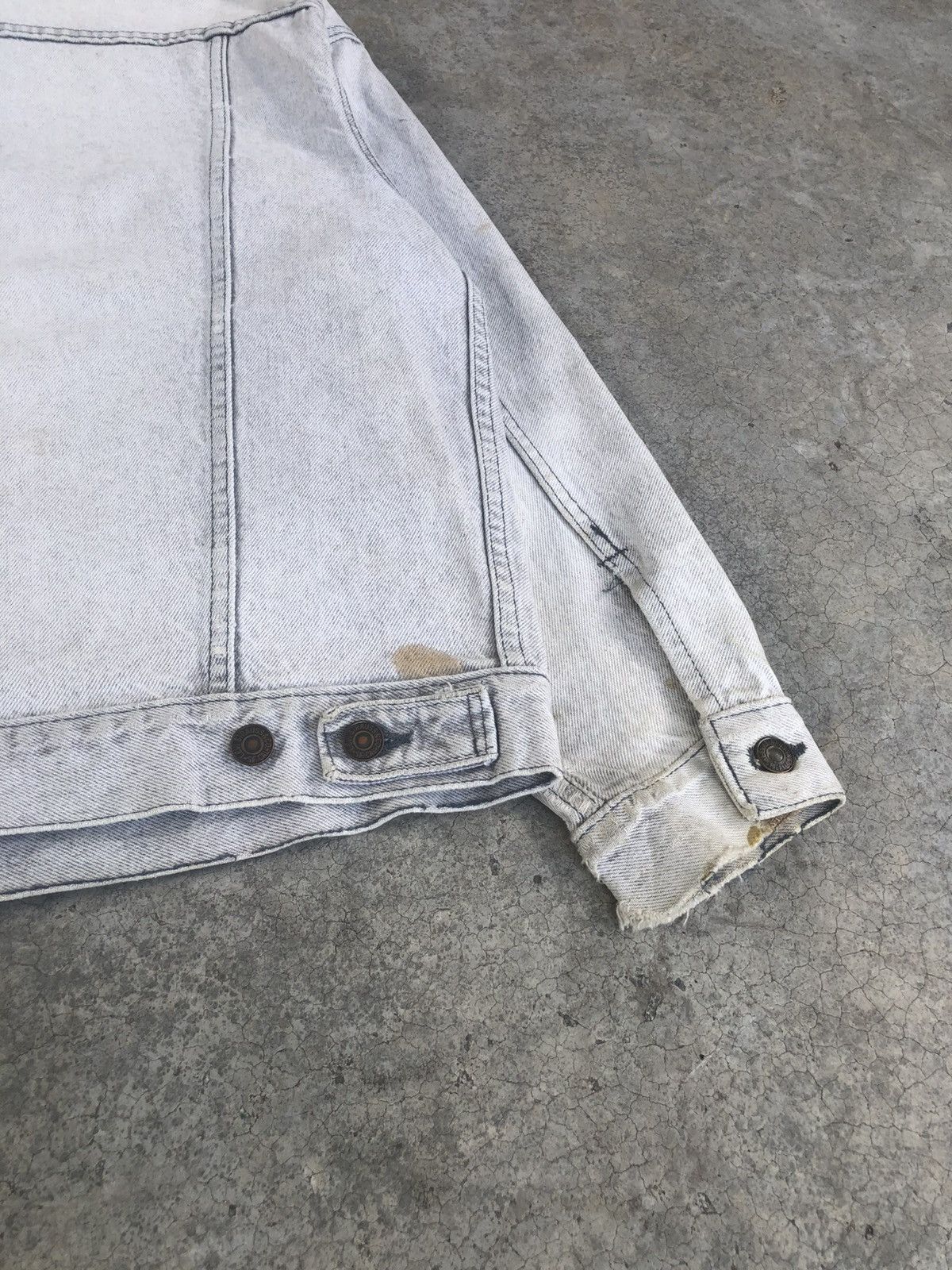 Levi's Vintage 80’s Levis Denim Jacket Distressed Size US L / EU 52-54 / 3 - 15 Thumbnail
