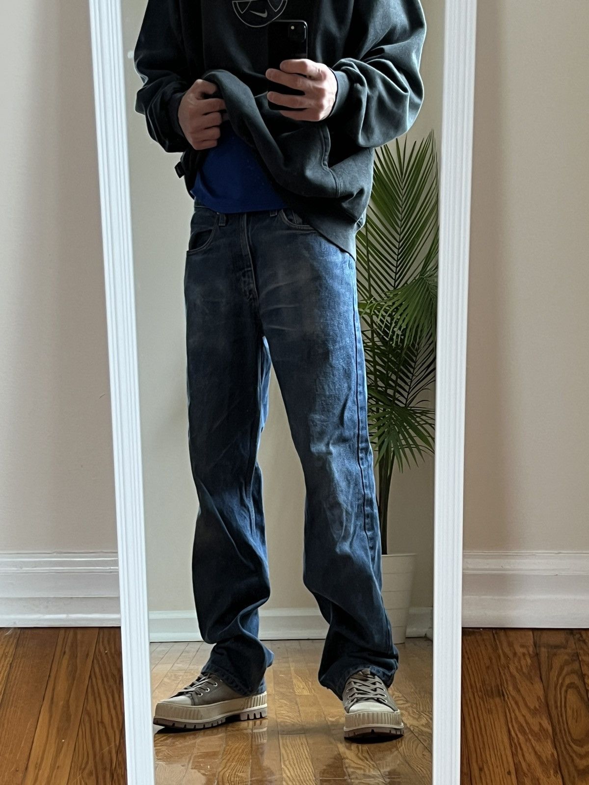Carhartt × Vintage Vintage 90’s Carhartt Thrashed Jeans Size US 32 / EU 48 - 1 Thumbnail