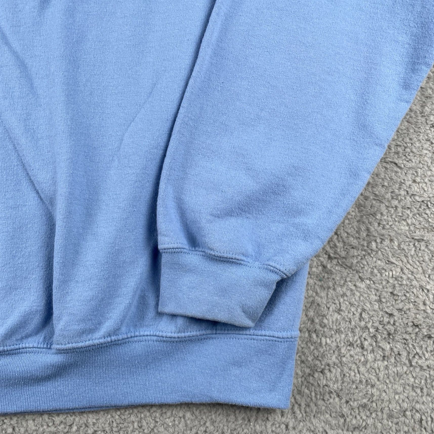 Gildan VINTAGE Gildan Heavy Blend Sweatshirt Blue L Mens Pull Over Solid Periwinkle Blue 80s 90s Mens Size US L / EU 52-54 / 3 - 6 Thumbnail