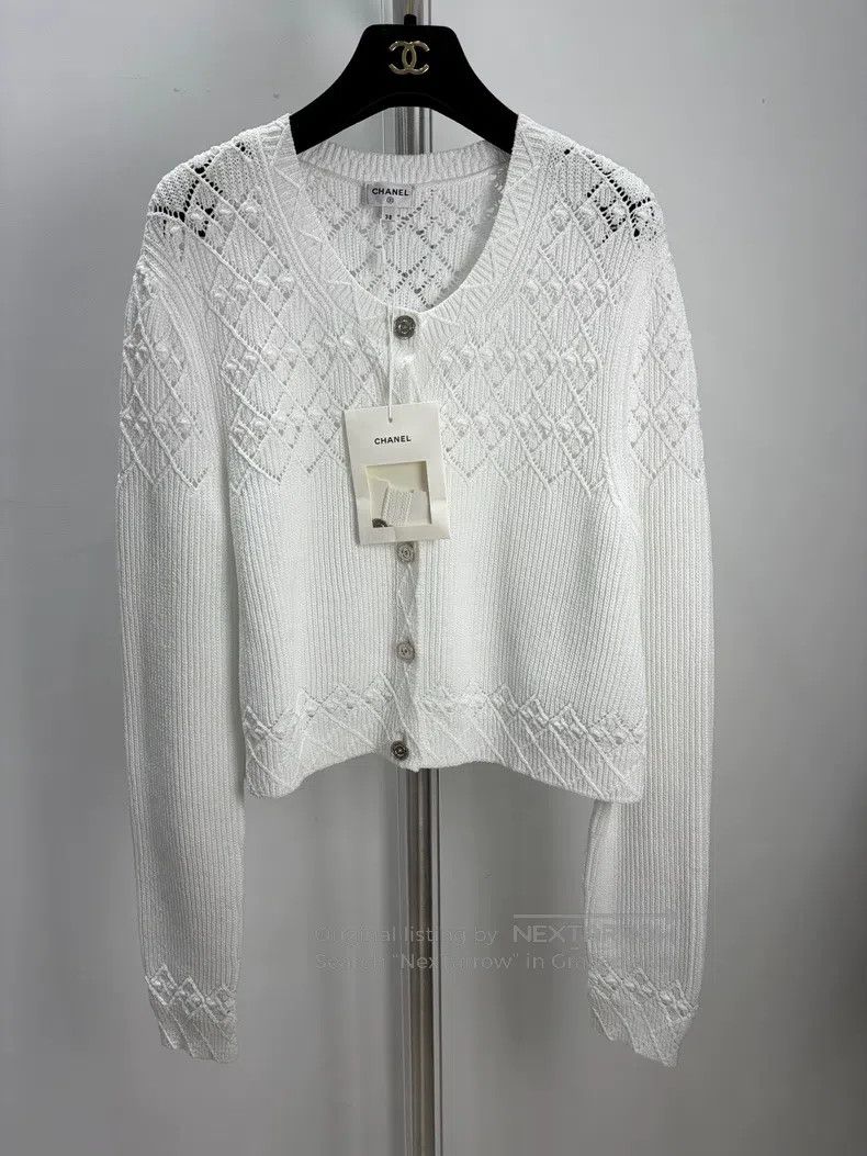 Chanel Chanel White hollow crochet knitted cardigan coat Size XS / US 0-2 / IT 36-38 - 1 Thumbnail