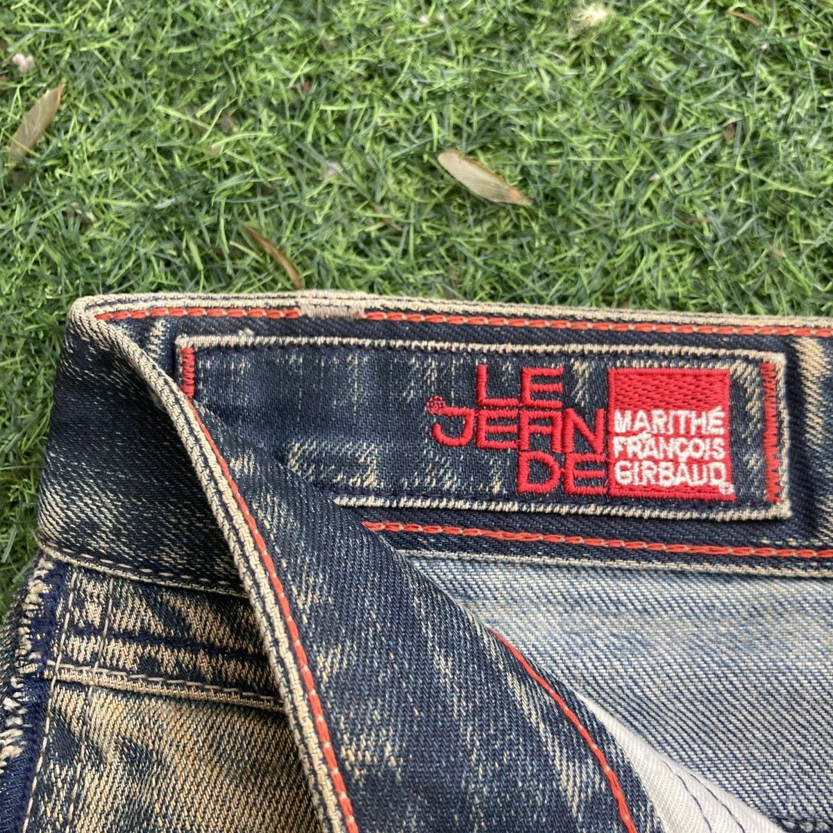 Marithe + Francois Girbaud LE JEAN DE MARITHE FRANCOIS GIRBAUD DISTRESSED JEANS Size US 36 / EU 52 - 11 Thumbnail