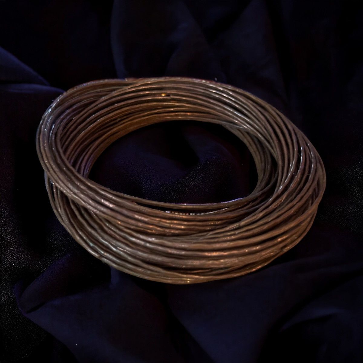 Other Copper tone intertwined bangle bracelet Size ONE SIZE - 1 Thumbnail